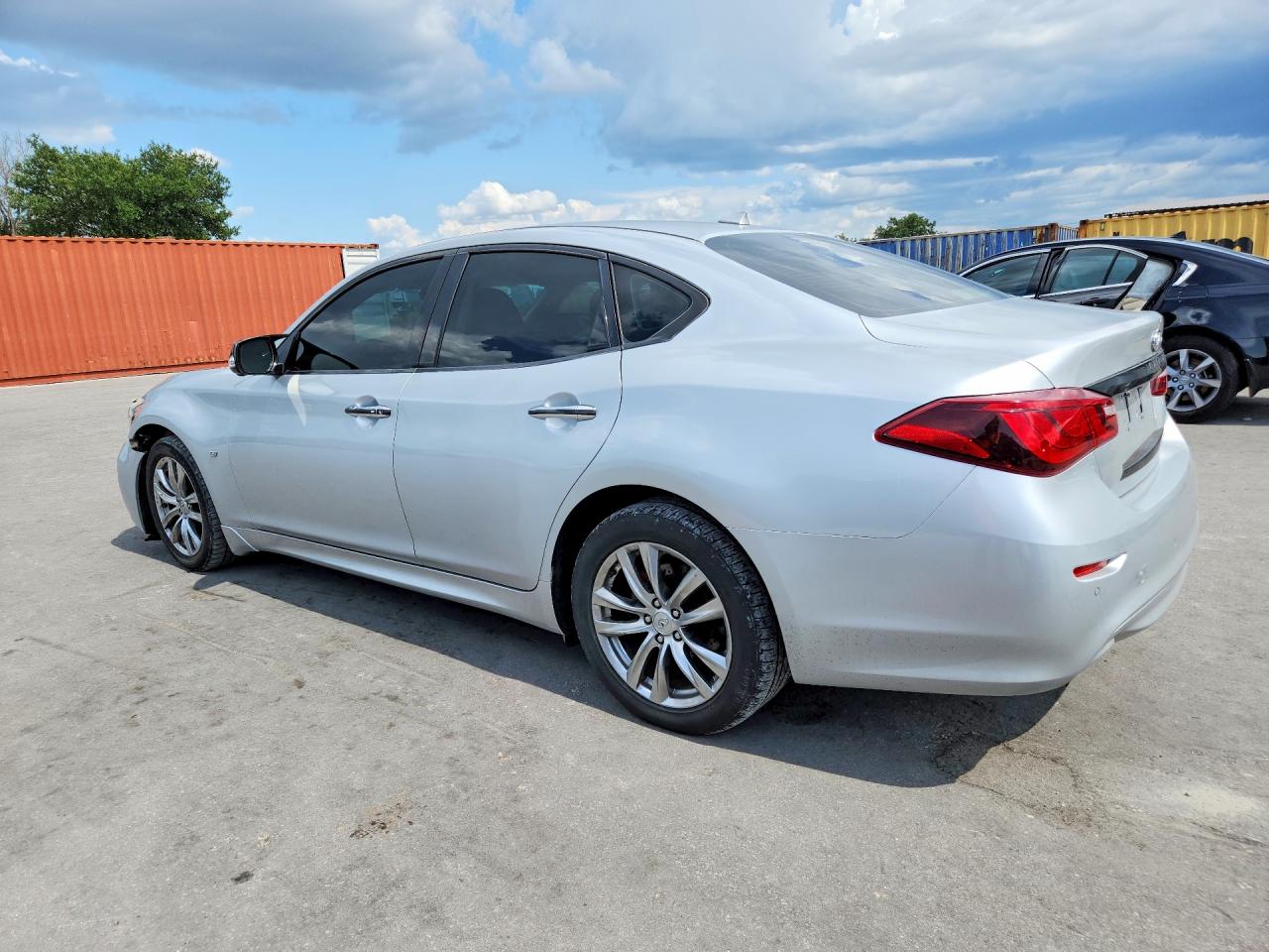 2015 Infiniti Q70 3.7 Silver vin: JN1BY1AP8FM541997