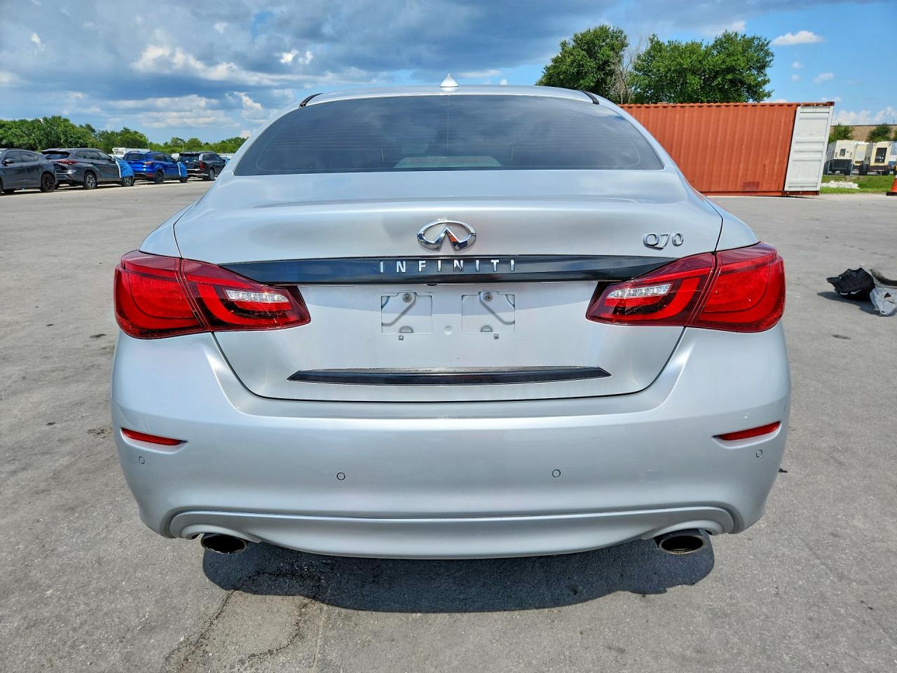 2015 Infiniti Q70 3.7 Silver vin: JN1BY1AP8FM541997