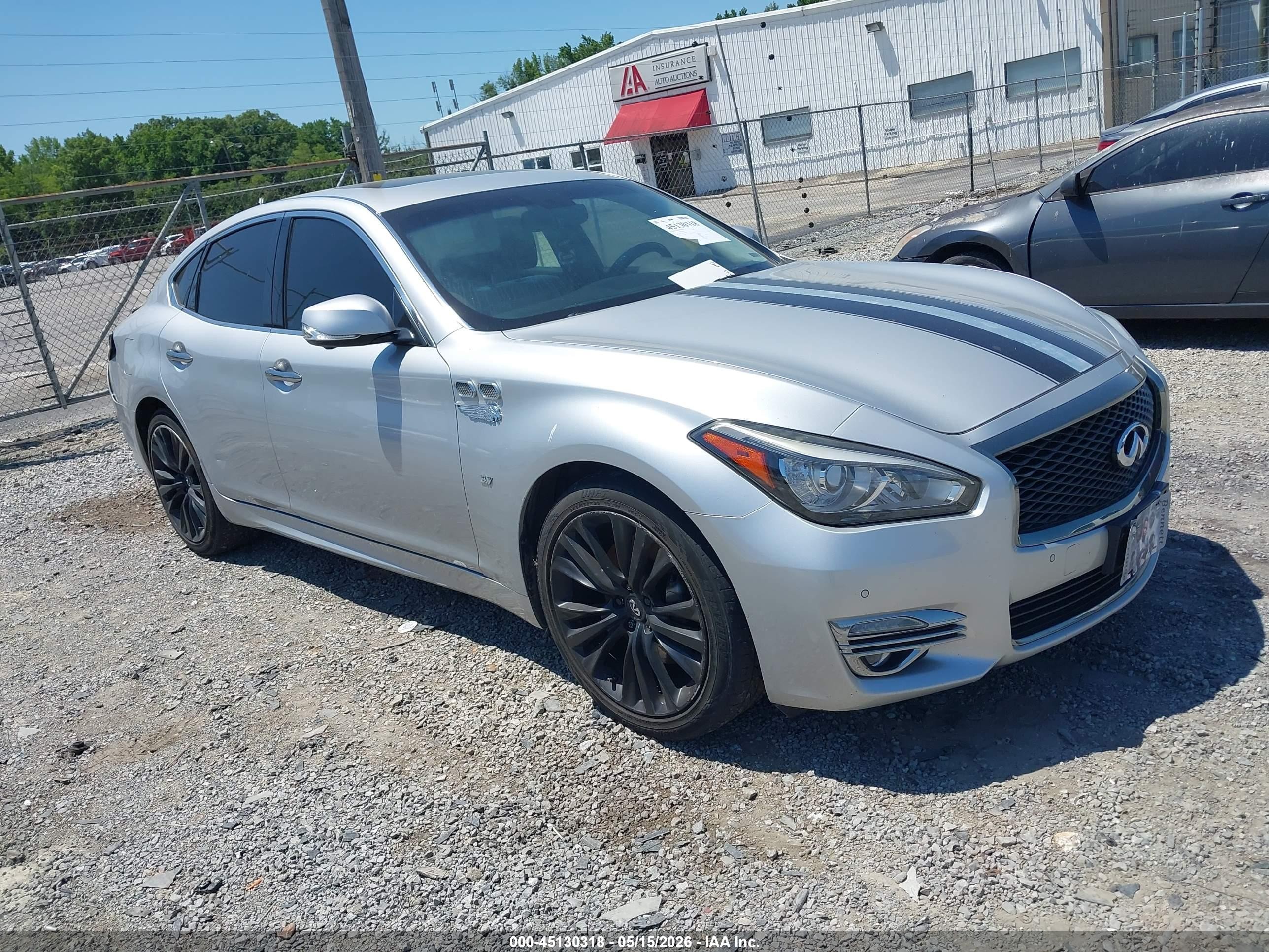 2016 Infiniti Q70 3.7 Silver vin: JN1BY1AP8GM220057