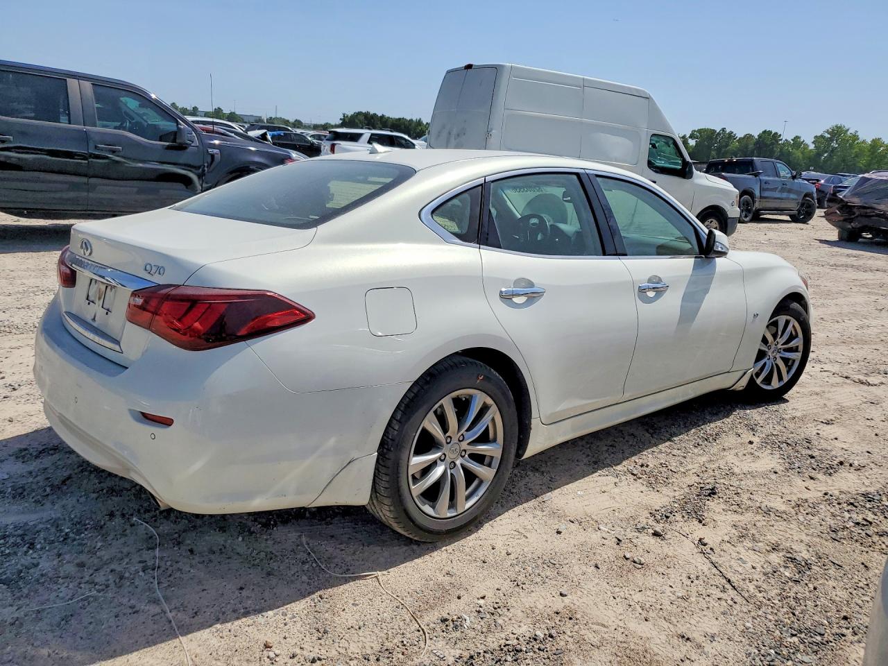 2015 Infiniti Q70 3.7 White vin: JN1BY1AP9FM542303