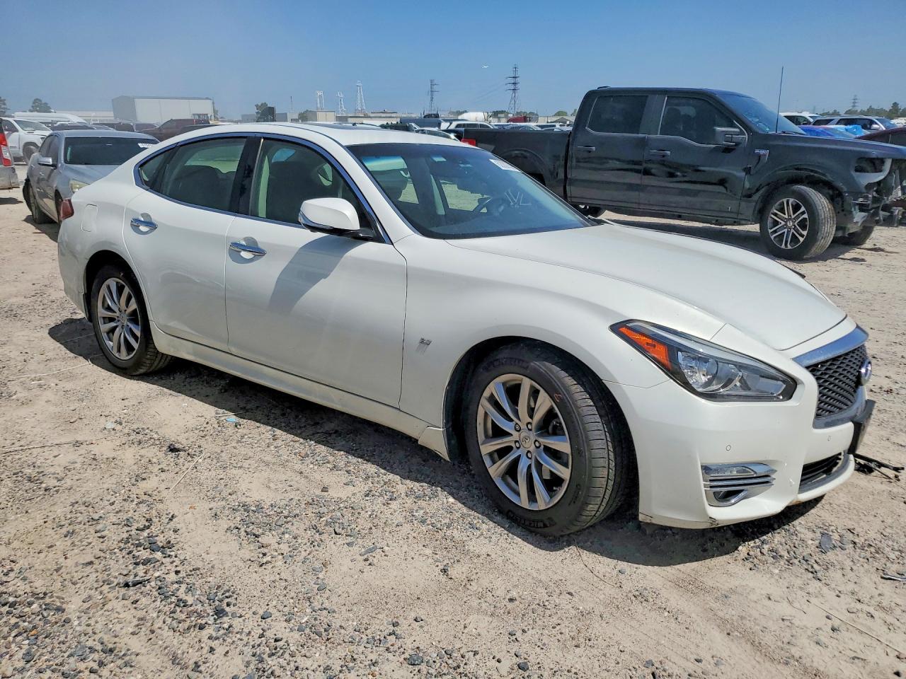 2015 Infiniti Q70 3.7 White vin: JN1BY1AP9FM542303