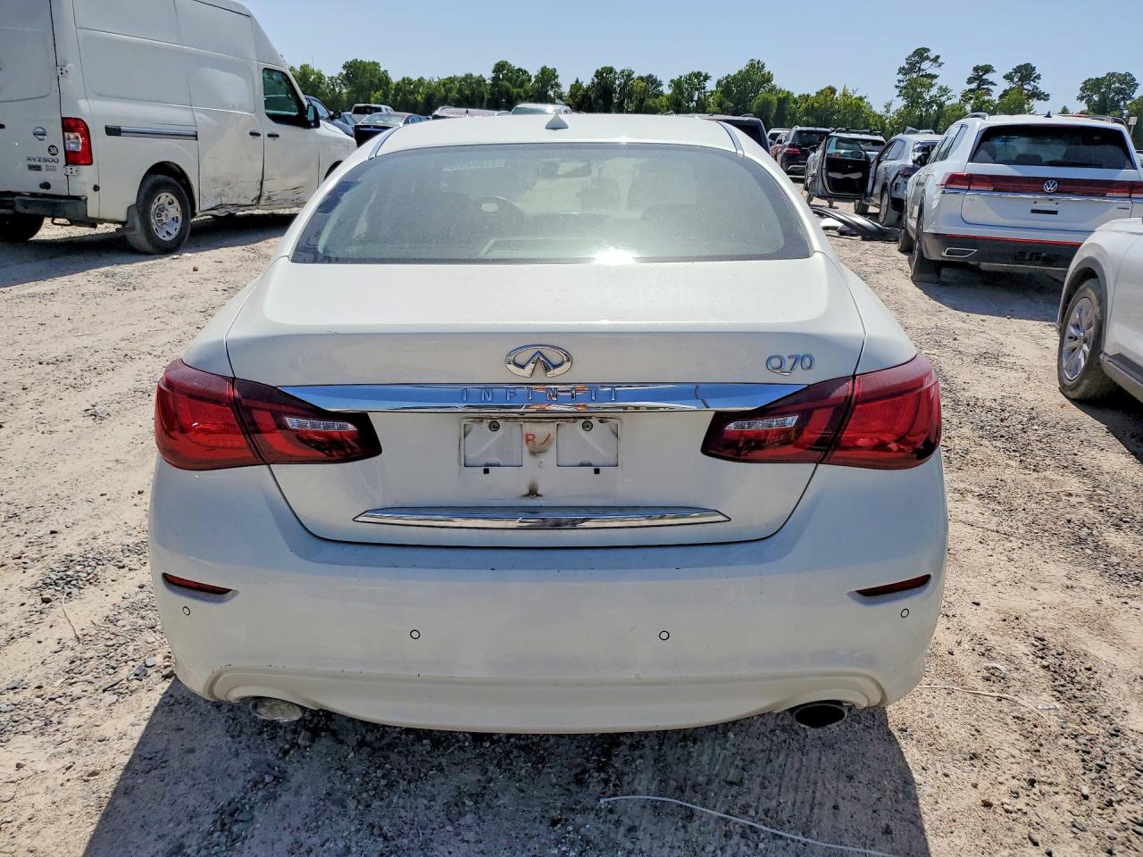 2015 Infiniti Q70 3.7 White vin: JN1BY1AP9FM542303