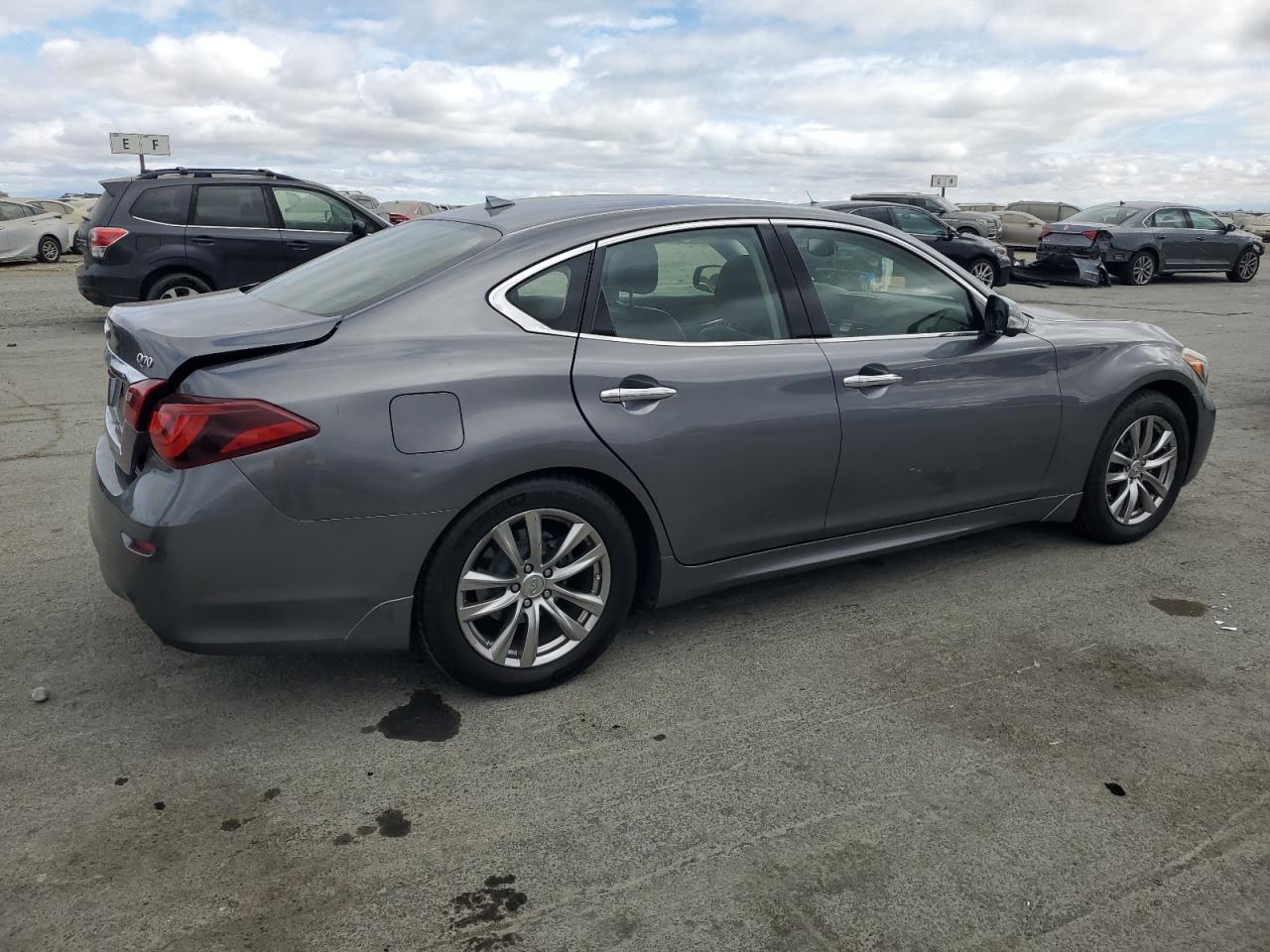 2016 Infiniti Q70 3.7 Серый vin: JN1BY1AP9GM220052
