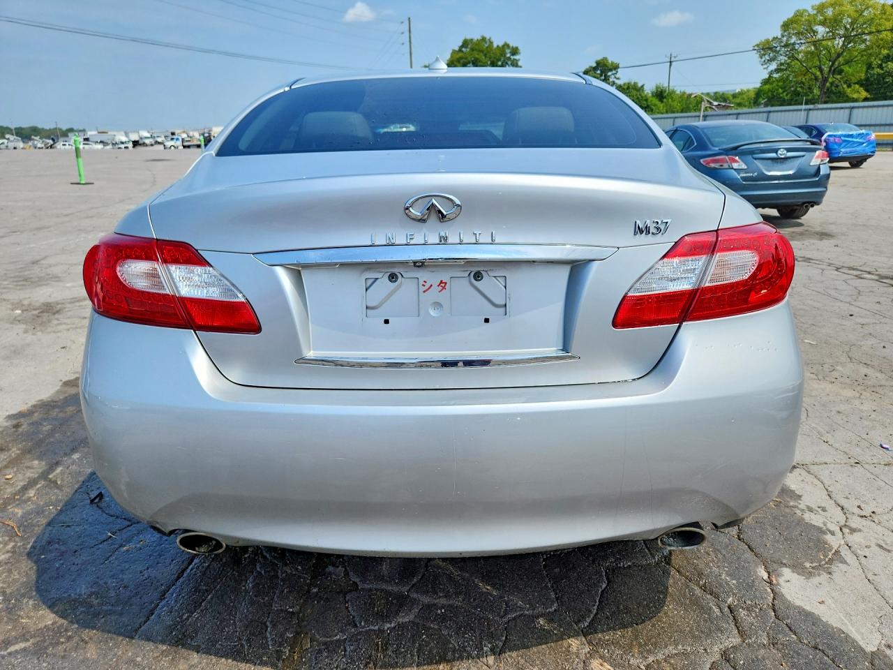 2011 Infiniti M37 Base Silver vin: JN1BY1APXBM320699