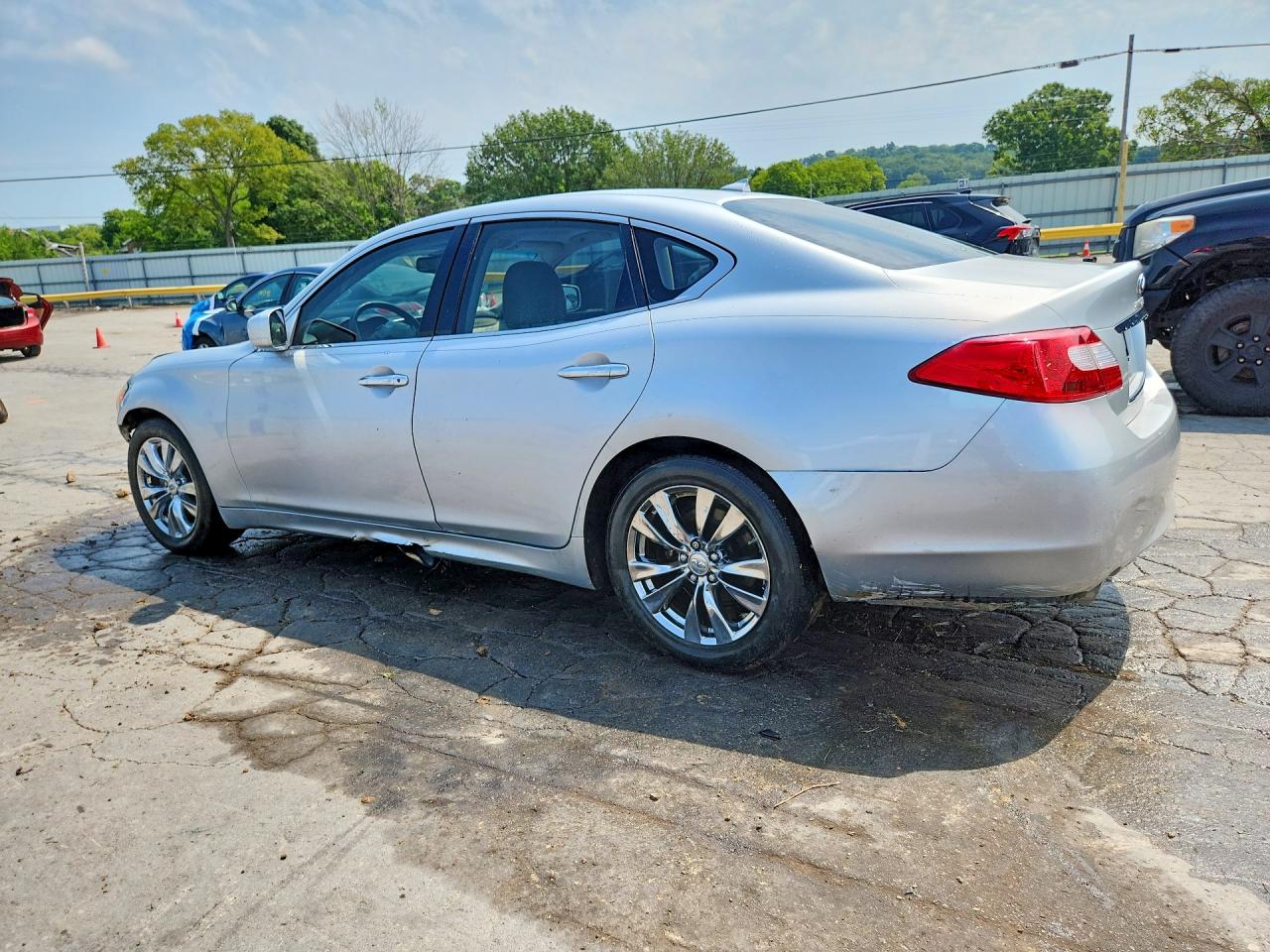 2011 Infiniti M37 Base Silver vin: JN1BY1APXBM320699