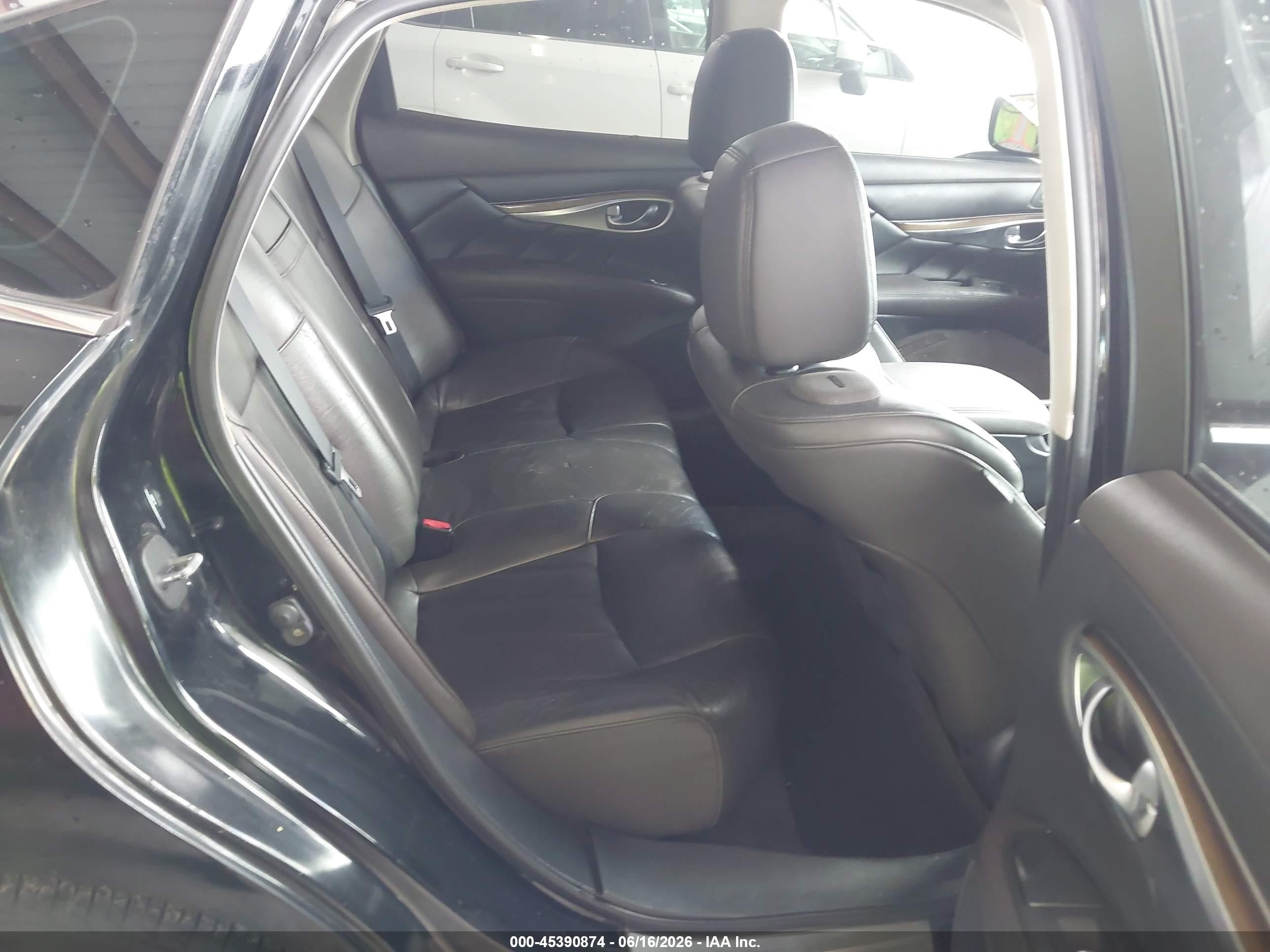 2011 Infiniti M37   Black vin: JN1BY1APXBM324820