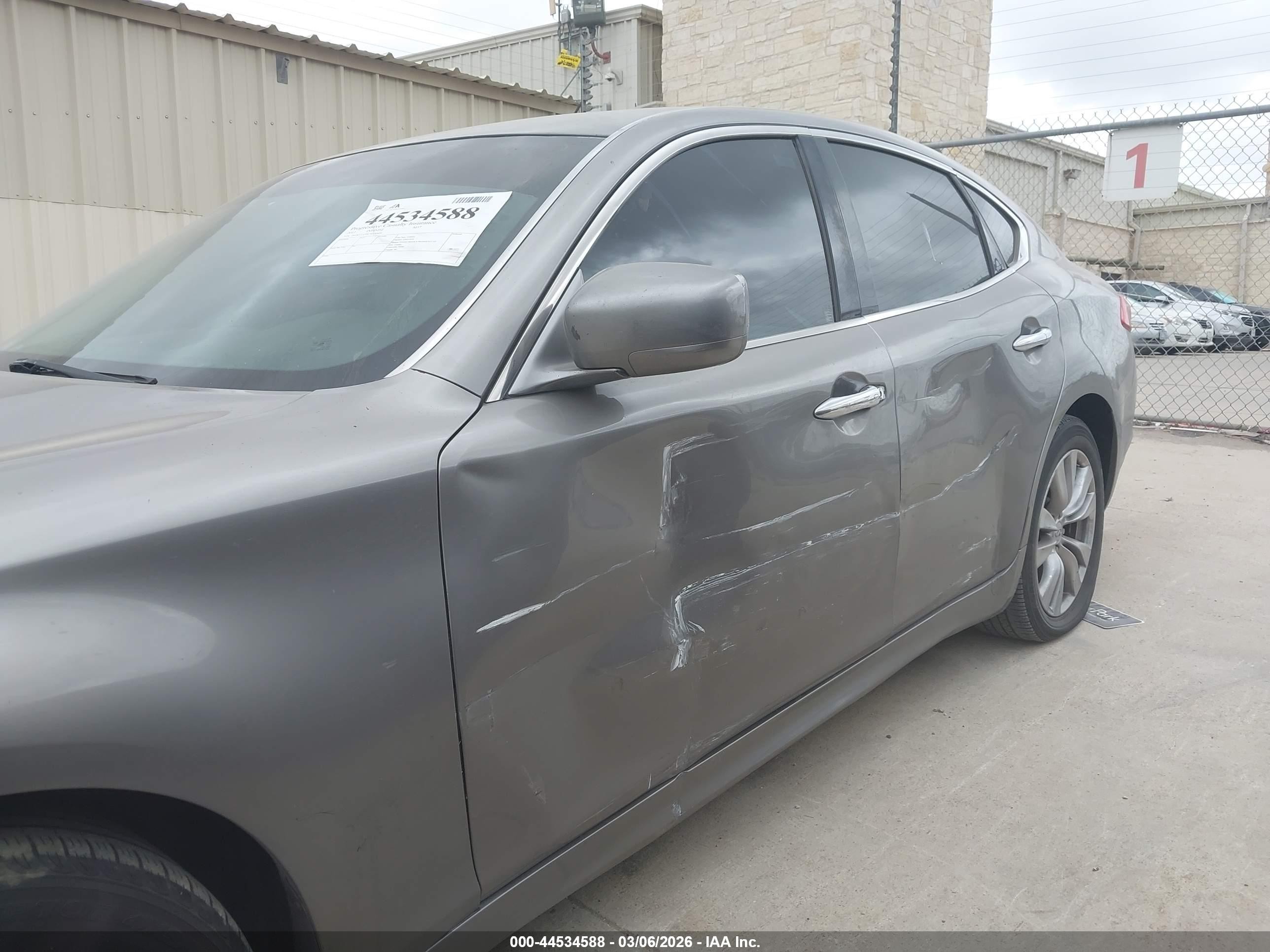 2012 Infiniti M37   Silver vin: JN1BY1APXCM330604