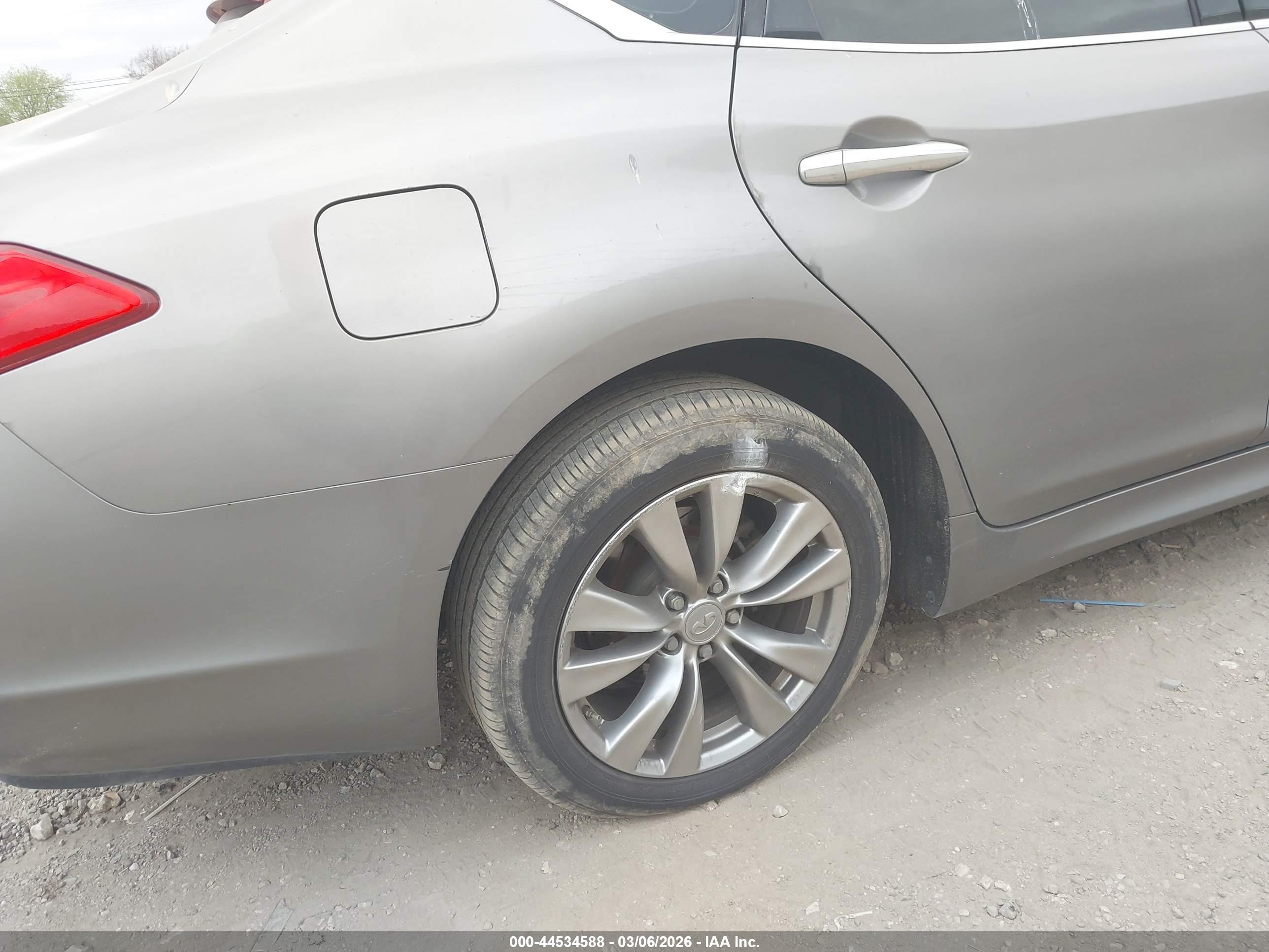 2012 Infiniti M37   Silver vin: JN1BY1APXCM330604