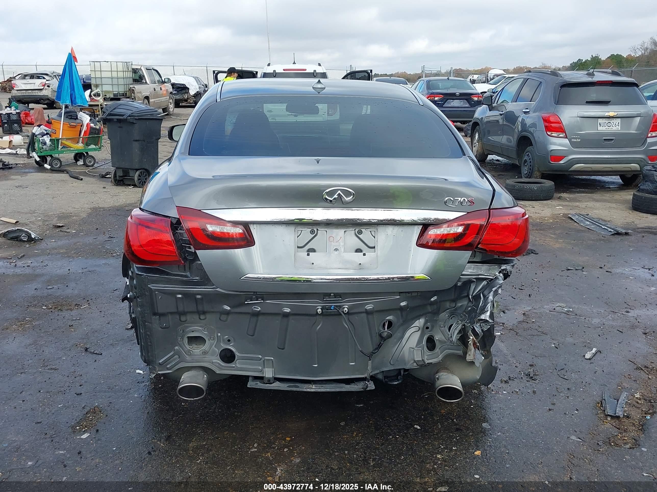 2015 Infiniti Q70 3.7 Gray vin: JN1BY1APXFM542603