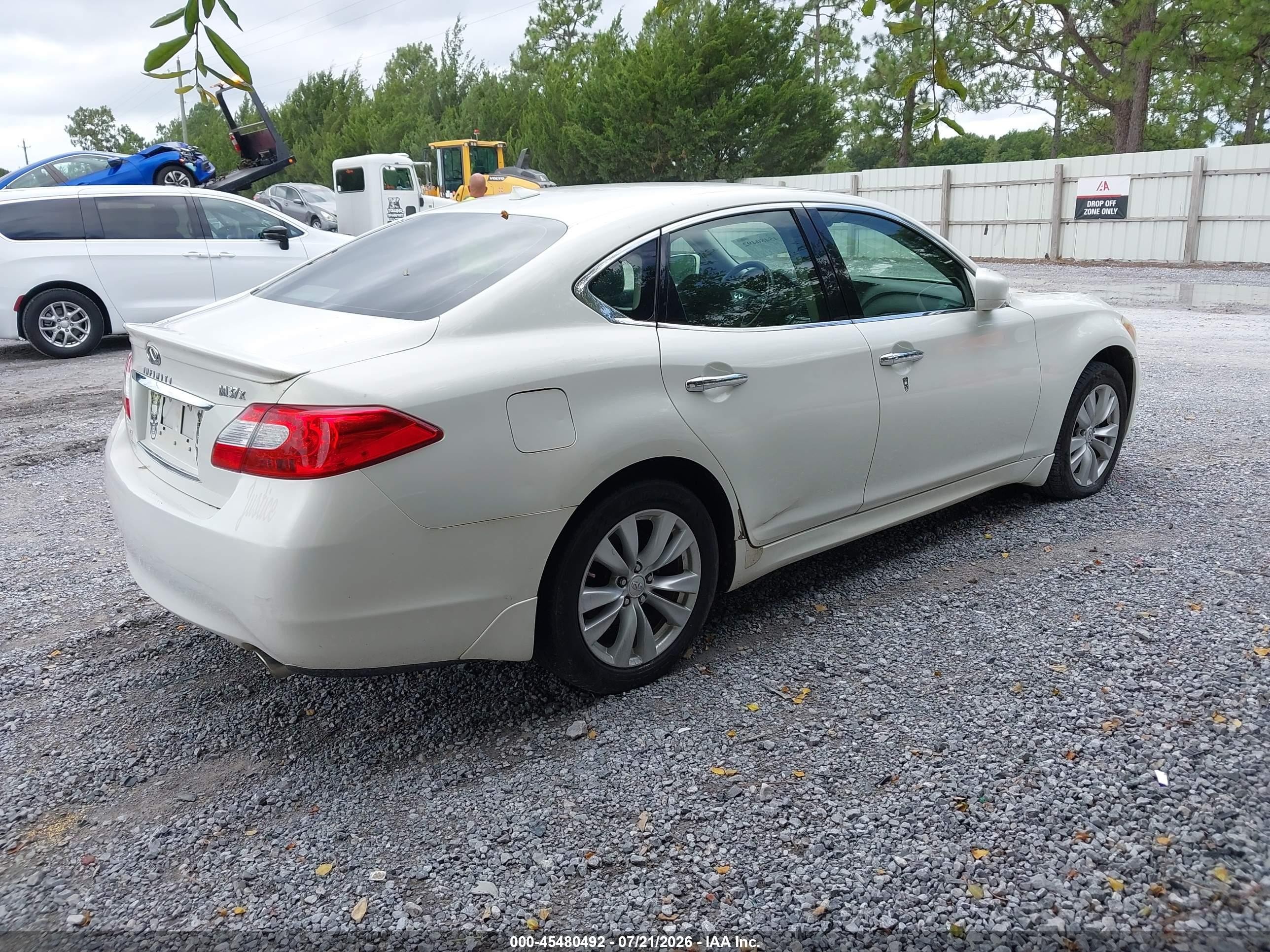 2011 Infiniti M37x   White vin: JN1BY1AR0BM371985