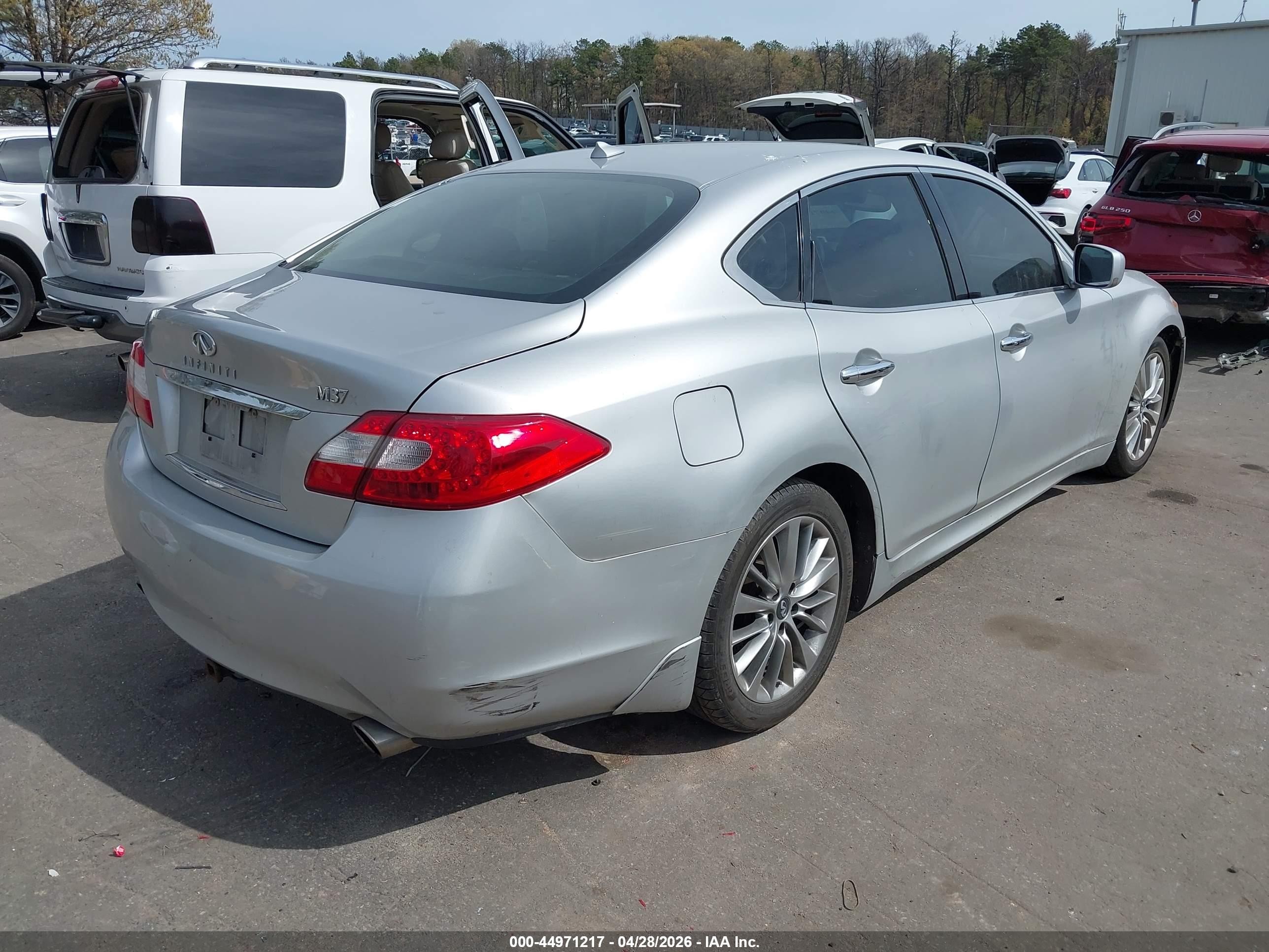 2012 Infiniti M37x   Silver vin: JN1BY1AR0CM390750