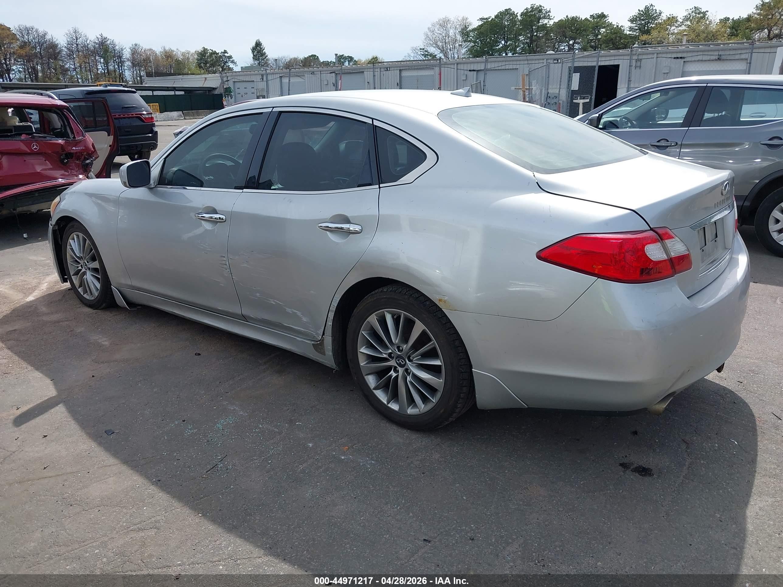 2012 Infiniti M37x   Silver vin: JN1BY1AR0CM390750