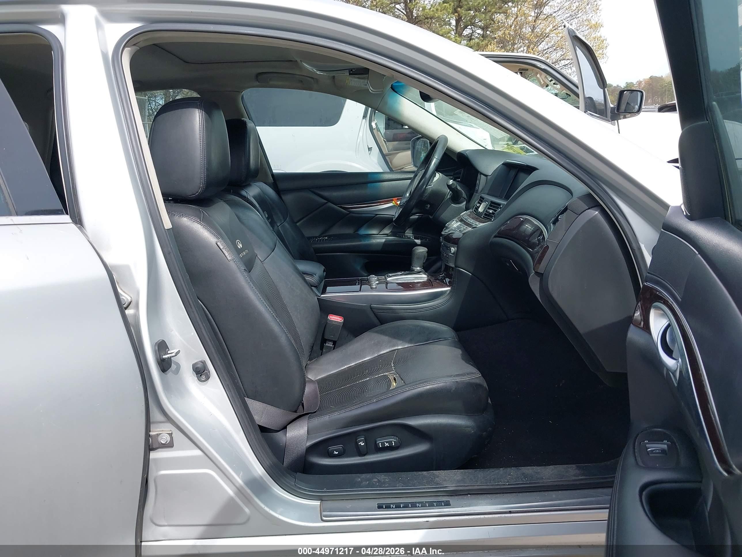 2012 Infiniti M37x   Silver vin: JN1BY1AR0CM390750