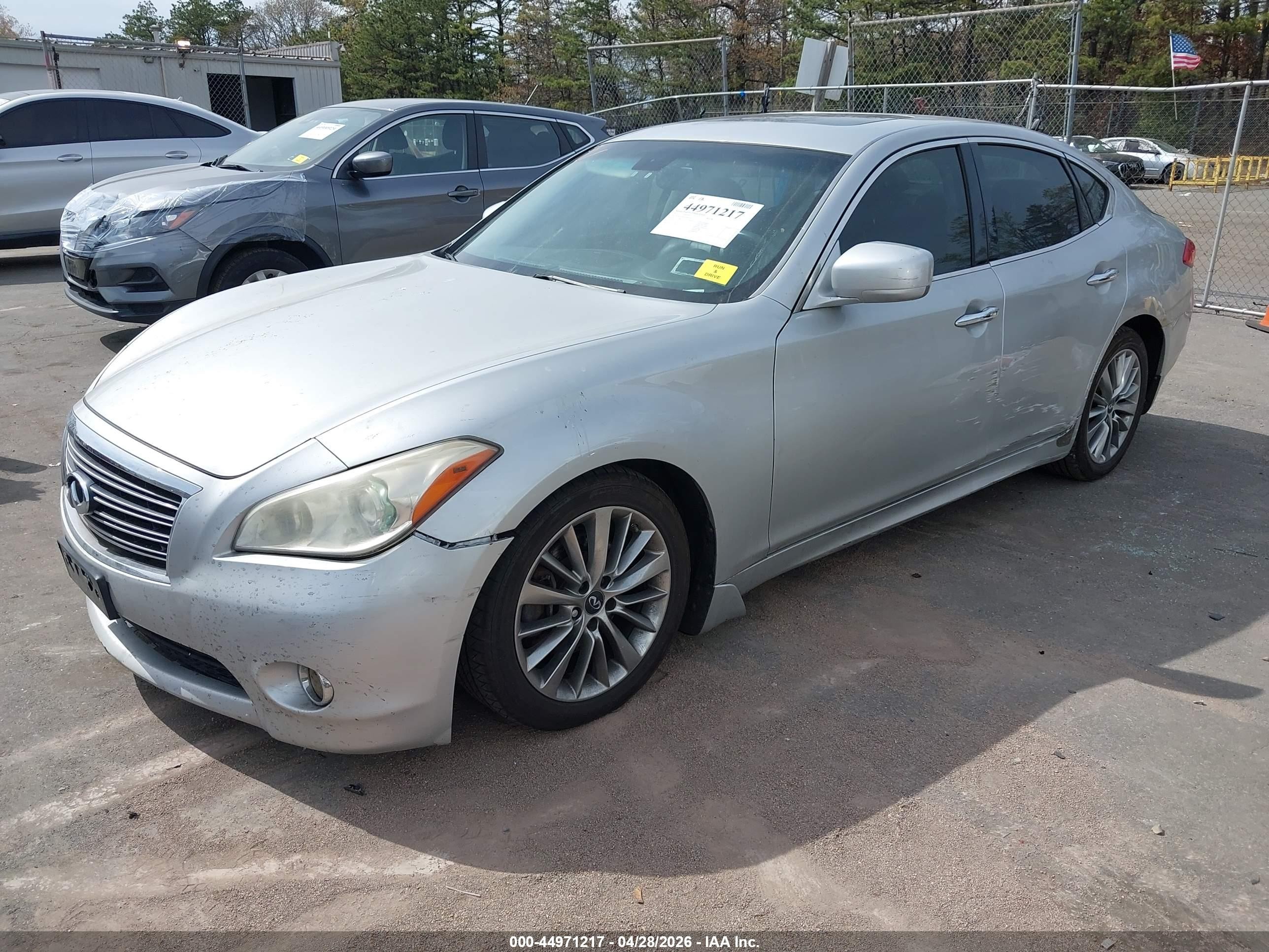 2012 Infiniti M37x   Silver vin: JN1BY1AR0CM390750