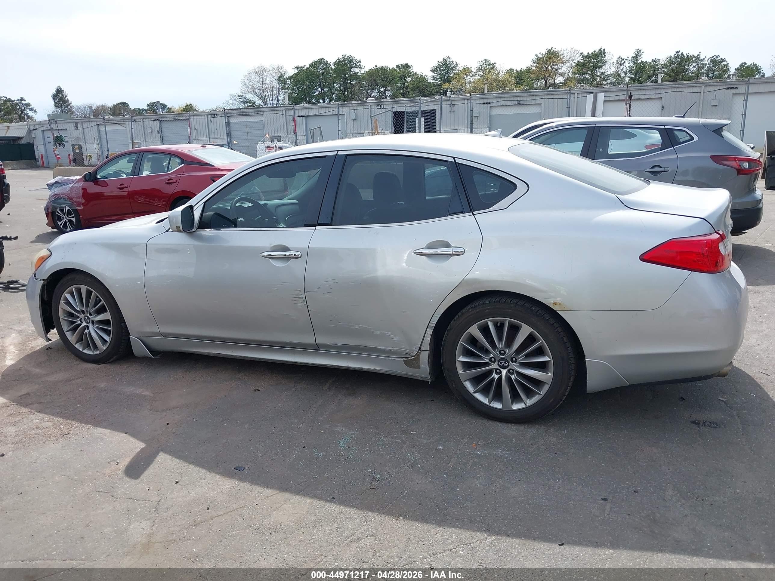 2012 Infiniti M37x   Silver vin: JN1BY1AR0CM390750
