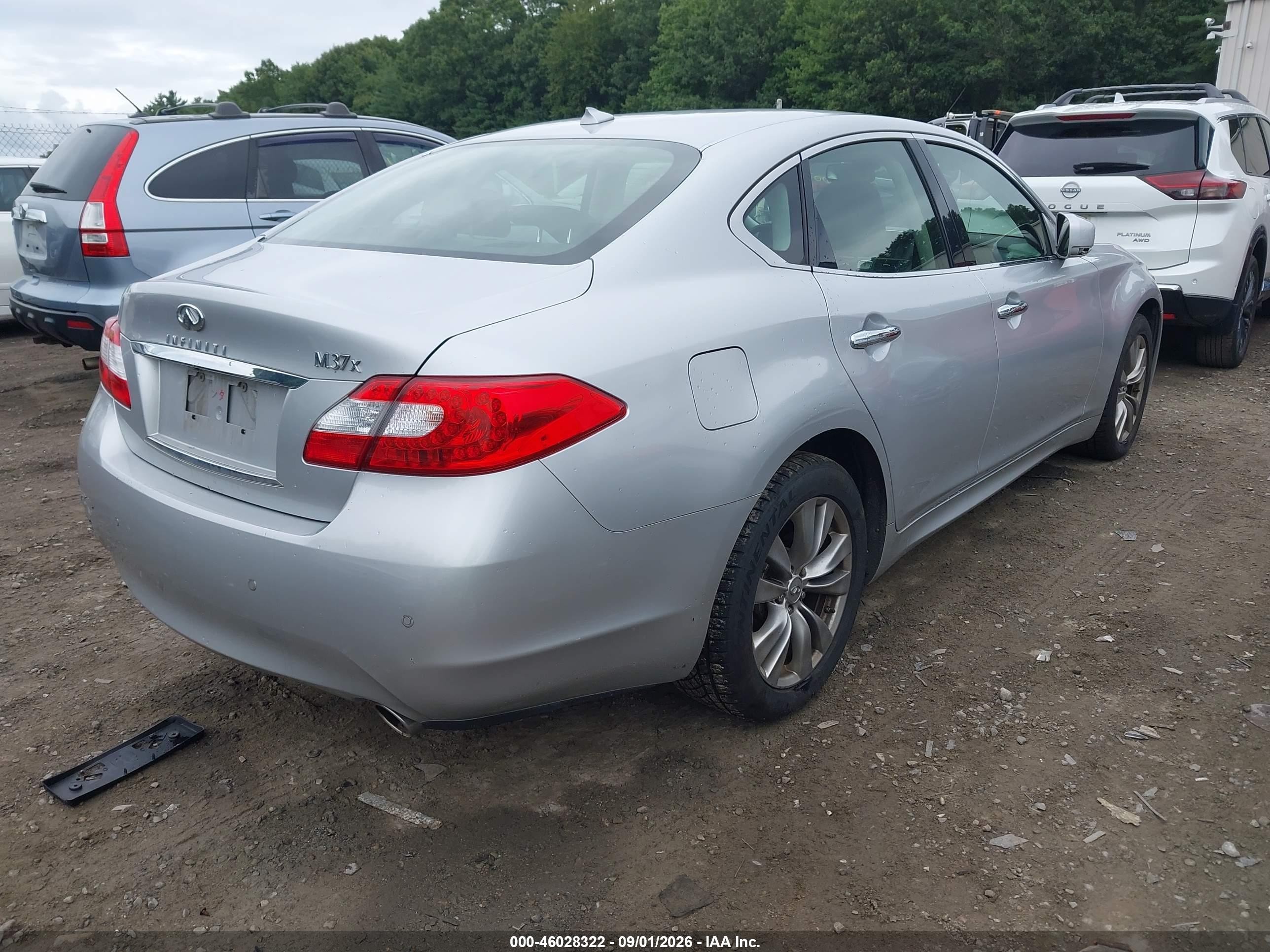 2013 Infiniti M37x Серебряный vin: JN1BY1AR0DM601110