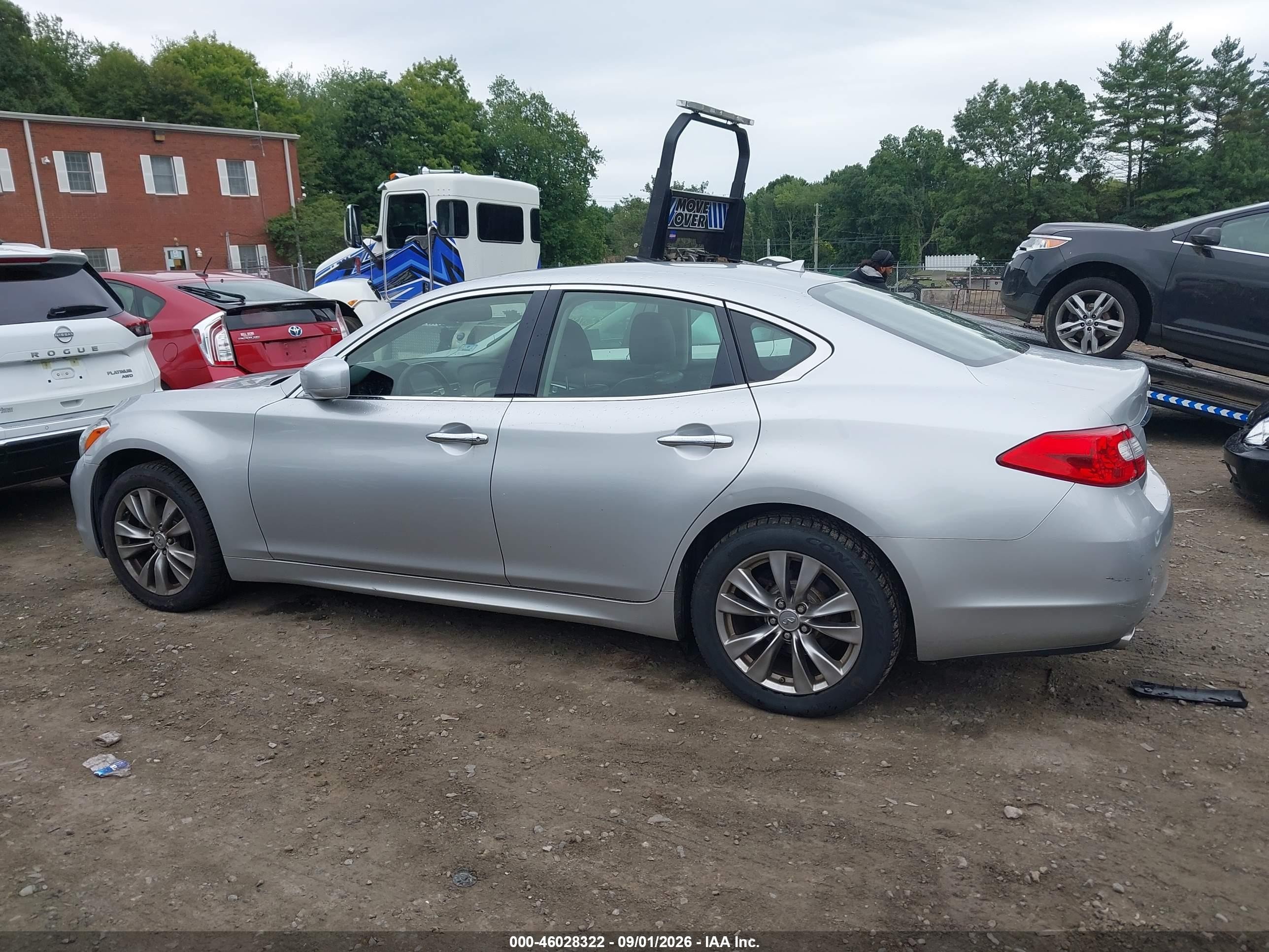 2013 Infiniti M37x Серебряный vin: JN1BY1AR0DM601110