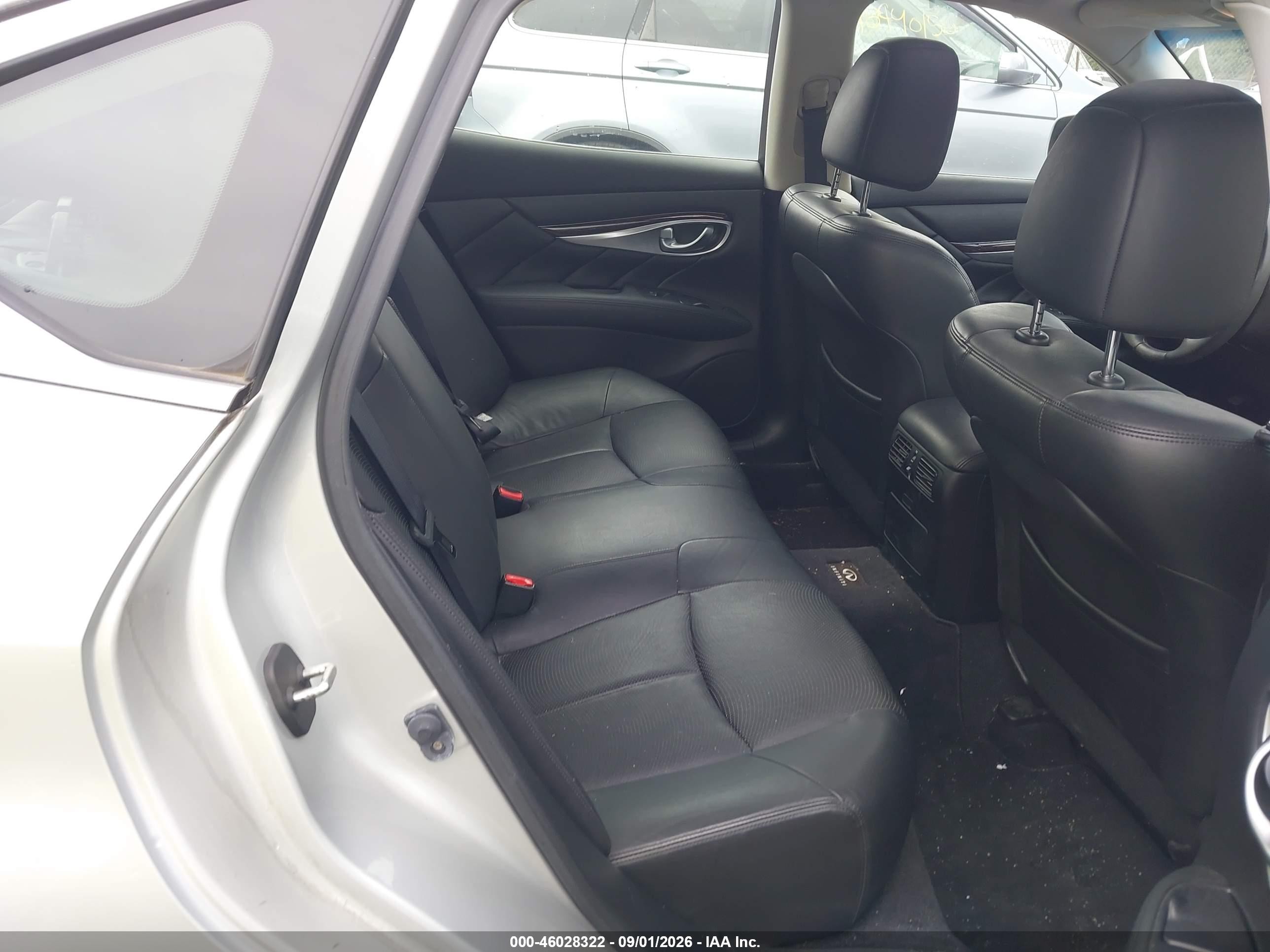 2013 Infiniti M37x Серебряный vin: JN1BY1AR0DM601110