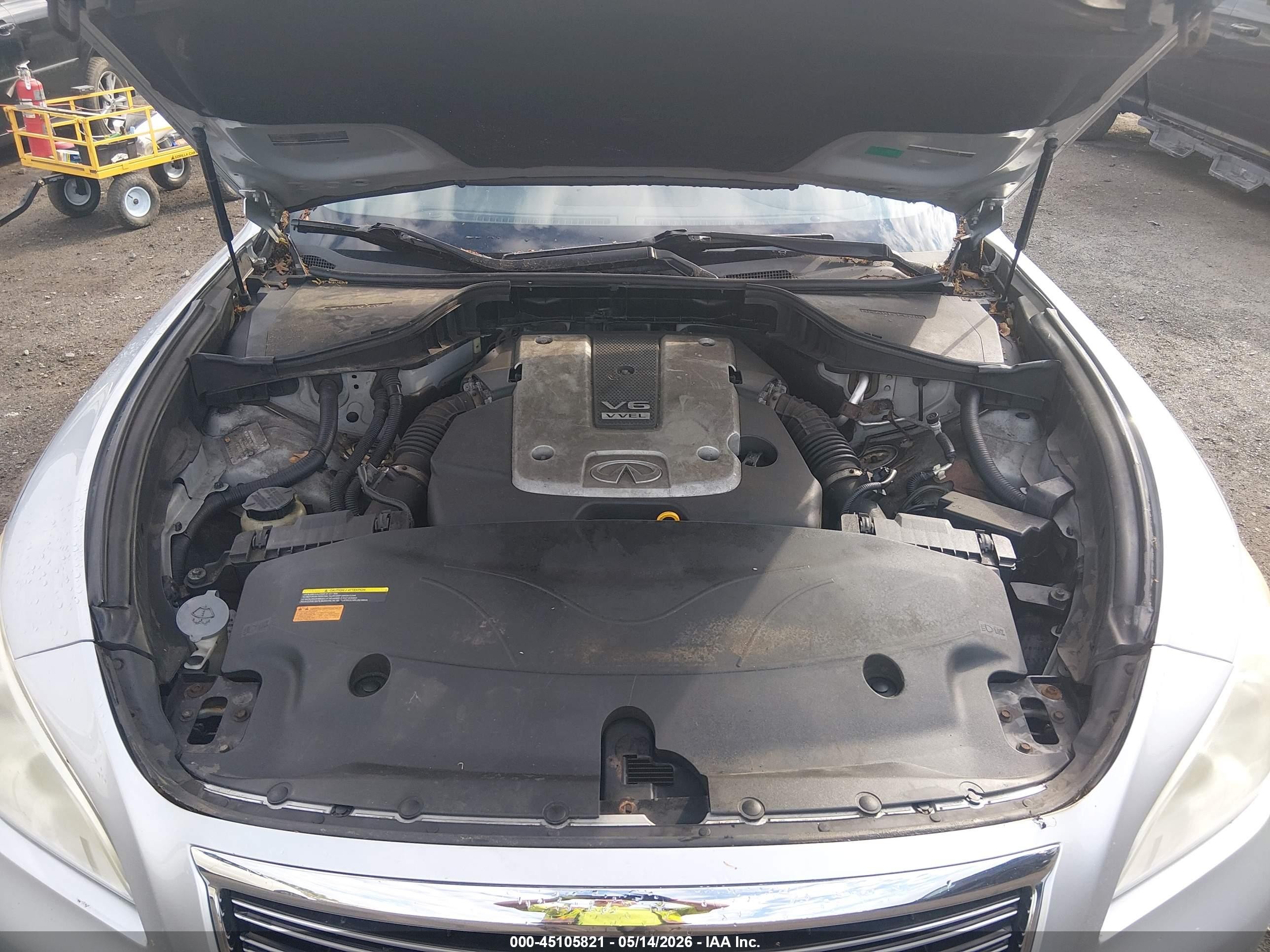 2011 Infiniti M37x   Silver vin: JN1BY1AR1BM372353
