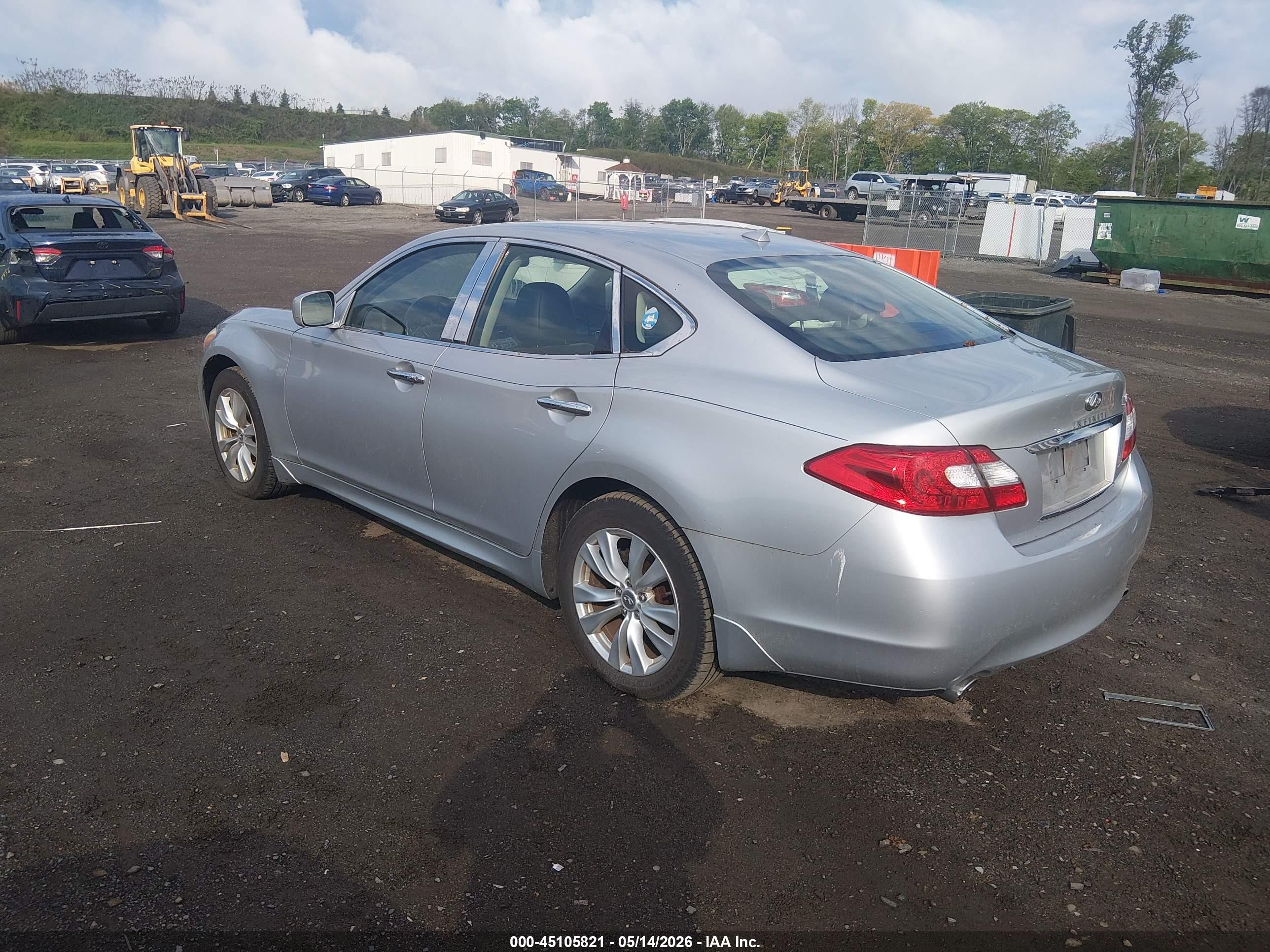 2011 Infiniti M37x   Silver vin: JN1BY1AR1BM372353