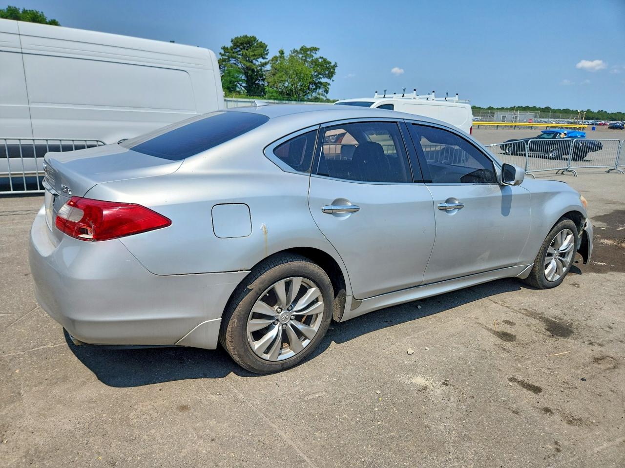 2012 Infiniti M37 X Silver vin: JN1BY1AR1CM393303