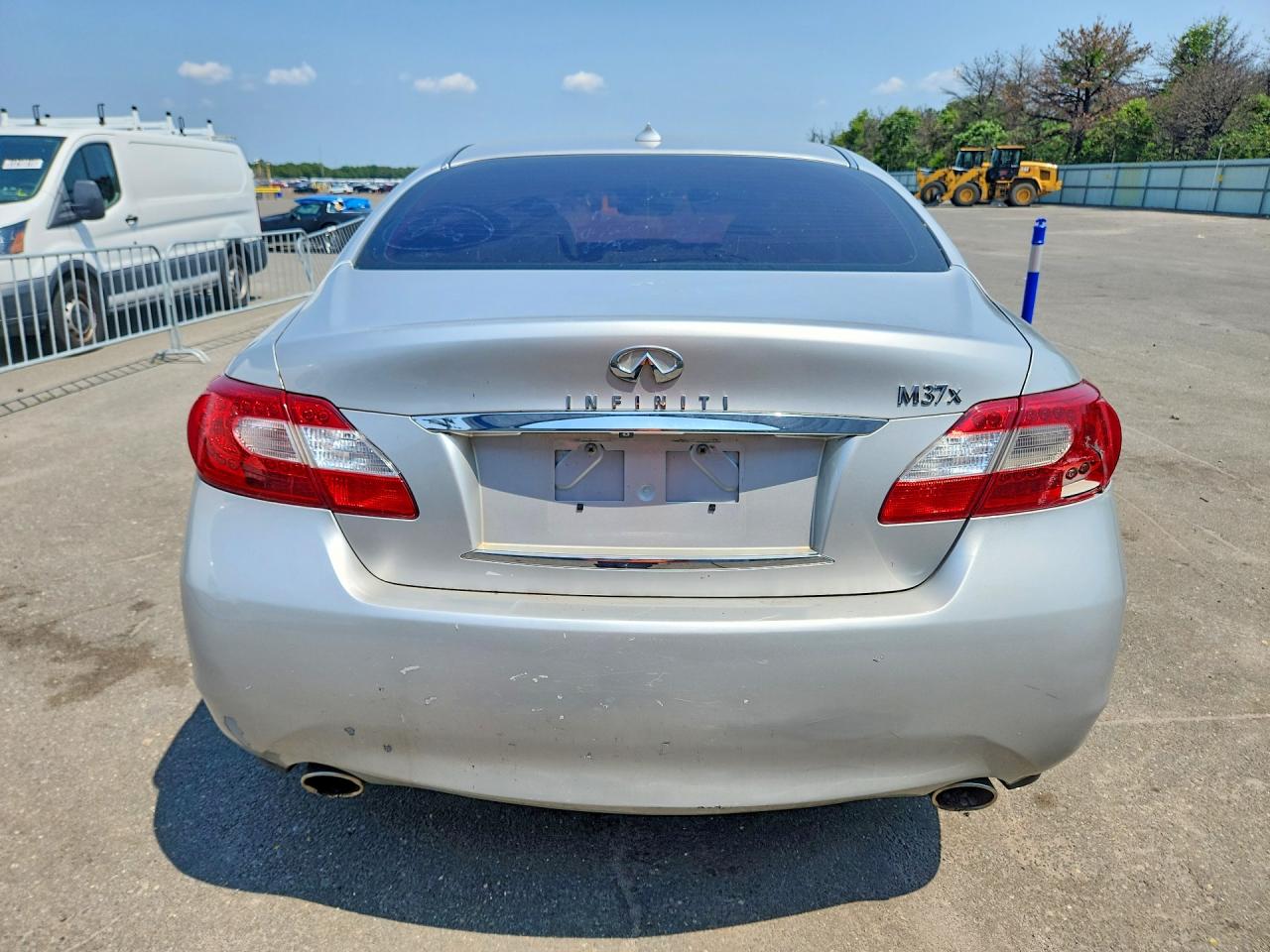 2012 Infiniti M37 X Silver vin: JN1BY1AR1CM393303