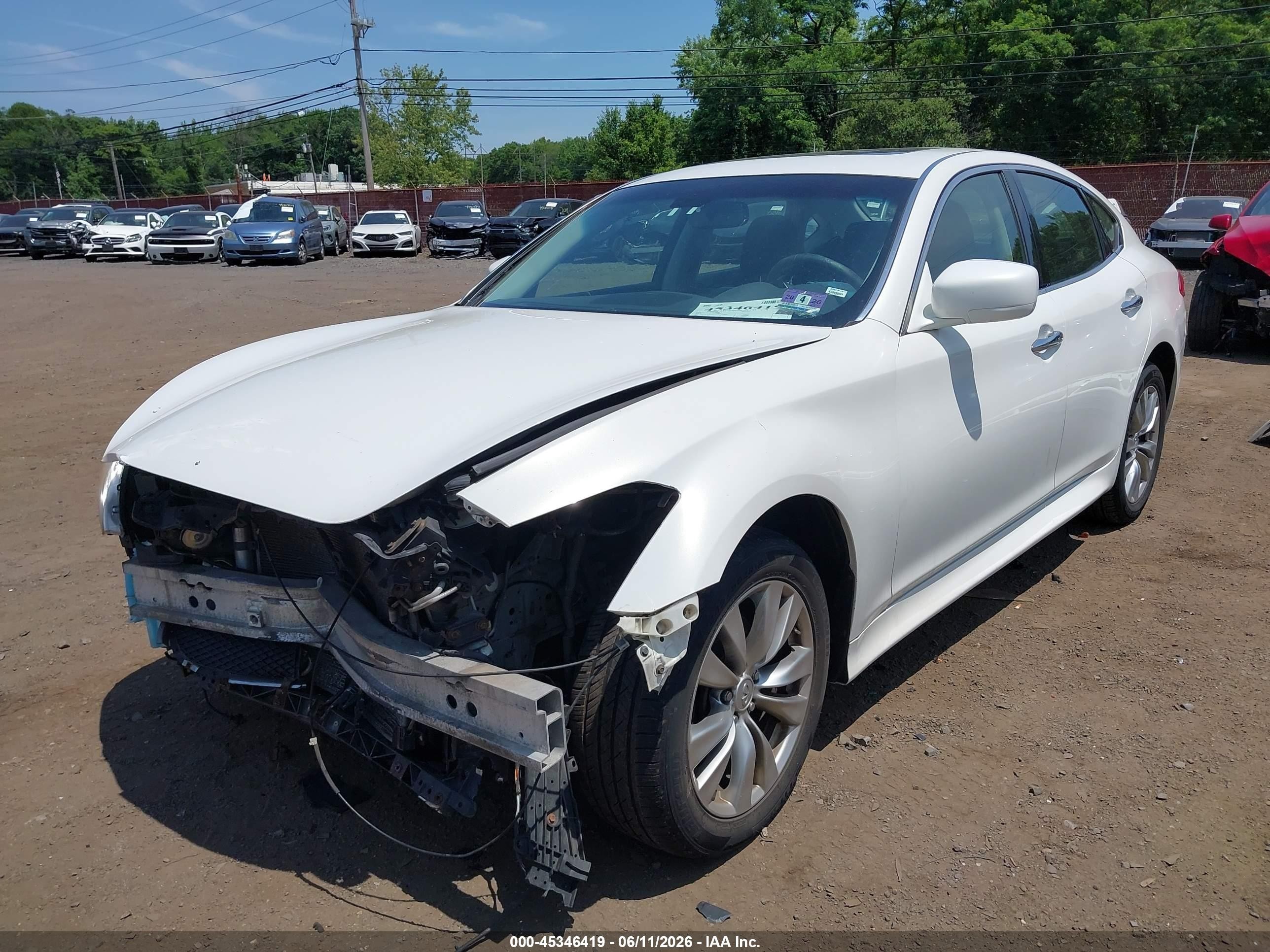 2013 Infiniti M37x   White vin: JN1BY1AR1DM600693