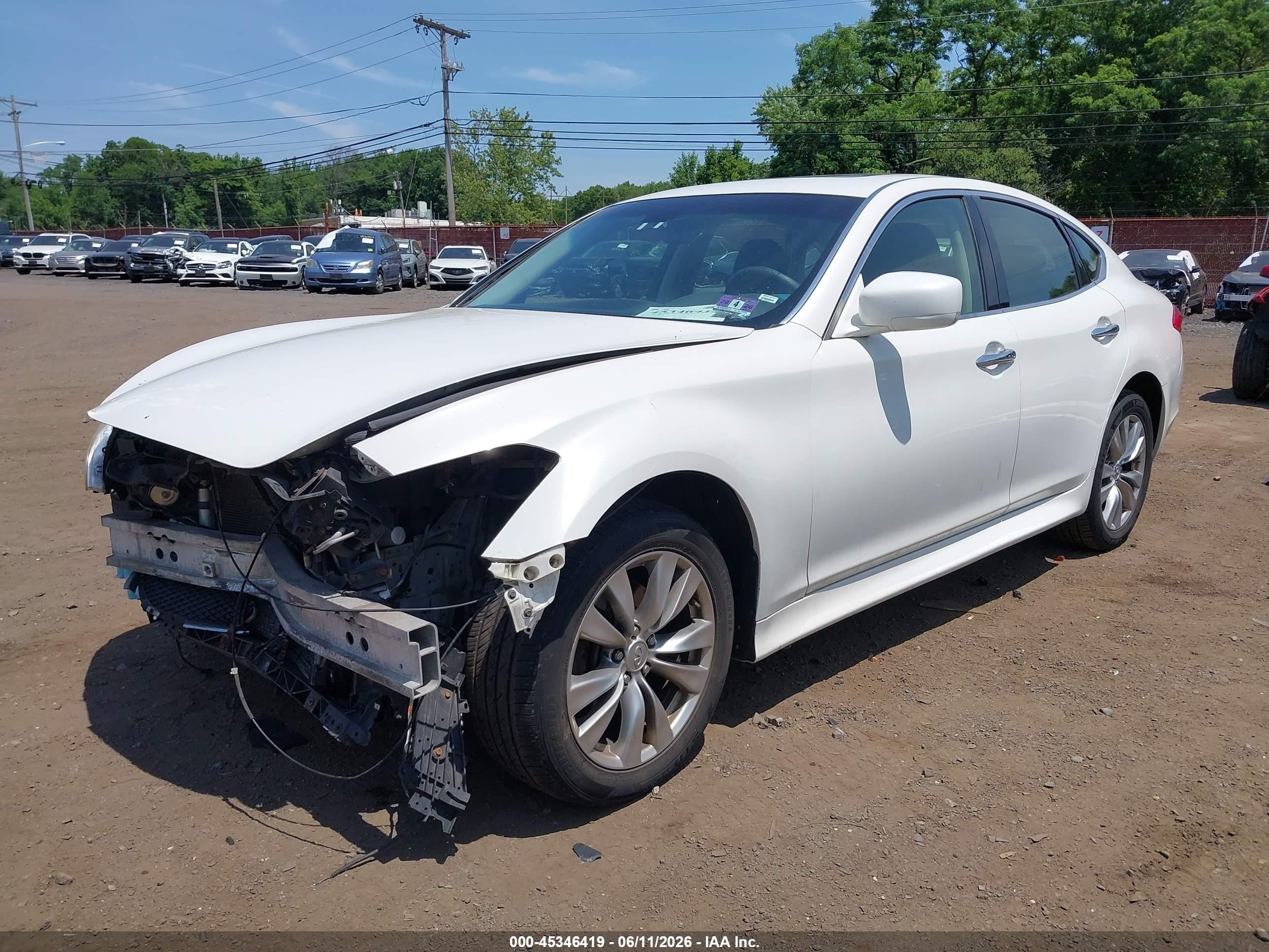 2013 Infiniti M37x   White vin: JN1BY1AR1DM600693