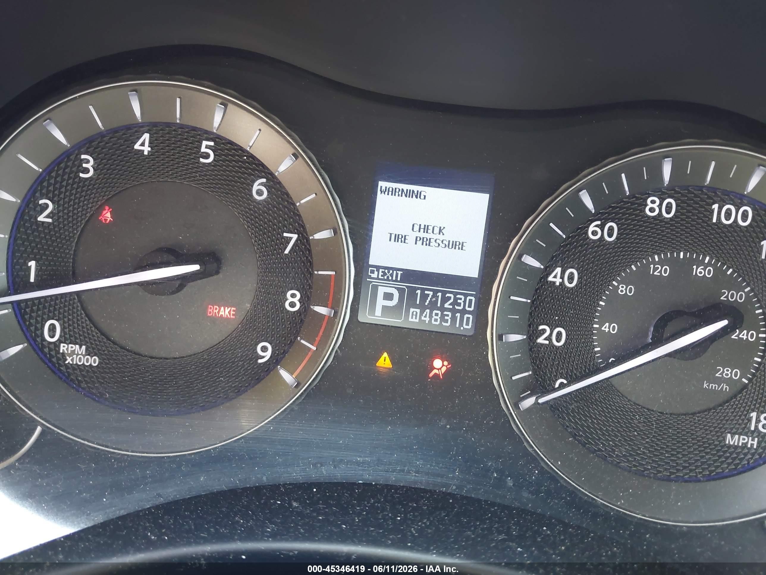 2013 Infiniti M37x   White vin: JN1BY1AR1DM600693