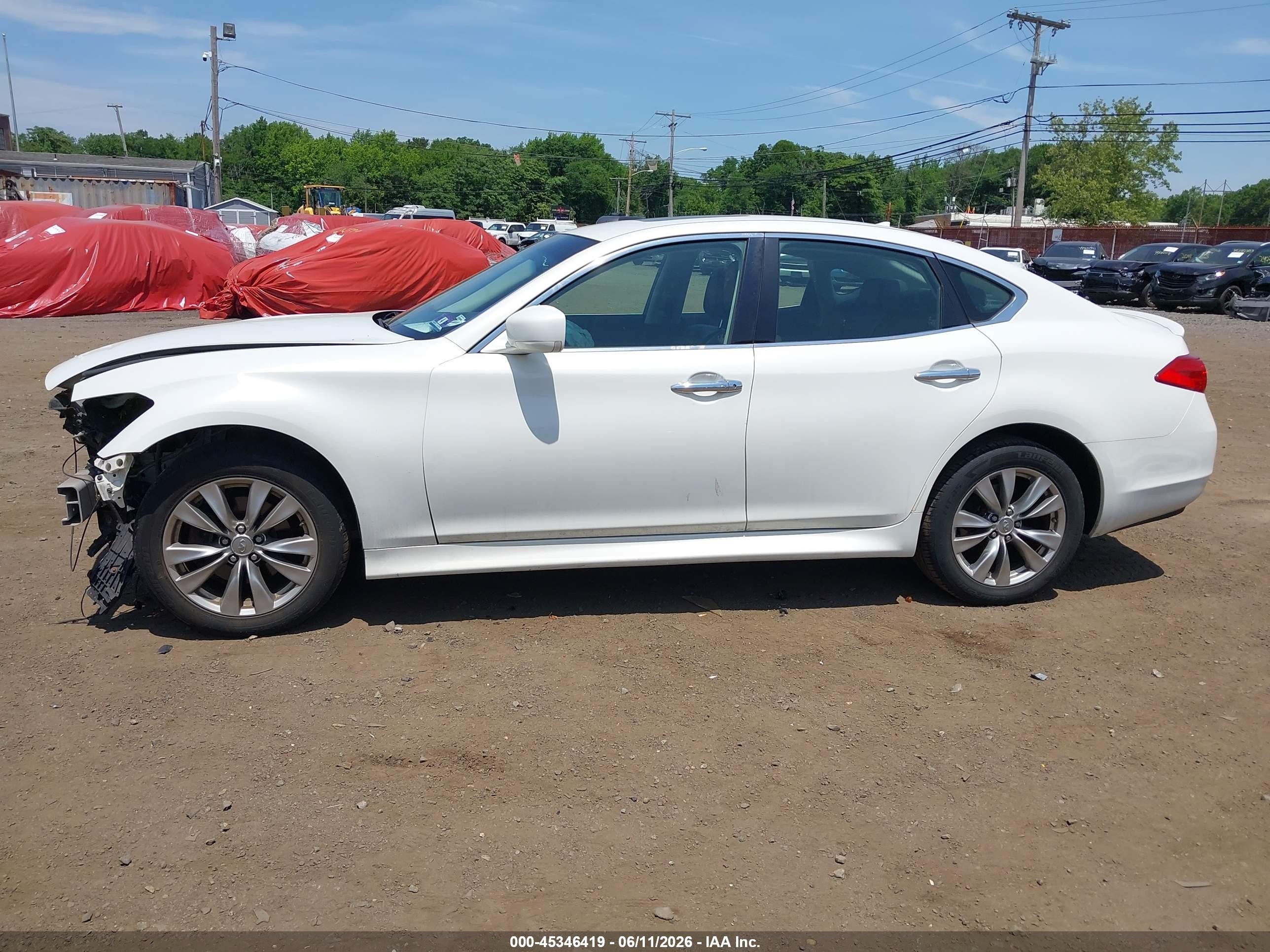 2013 Infiniti M37x   White vin: JN1BY1AR1DM600693