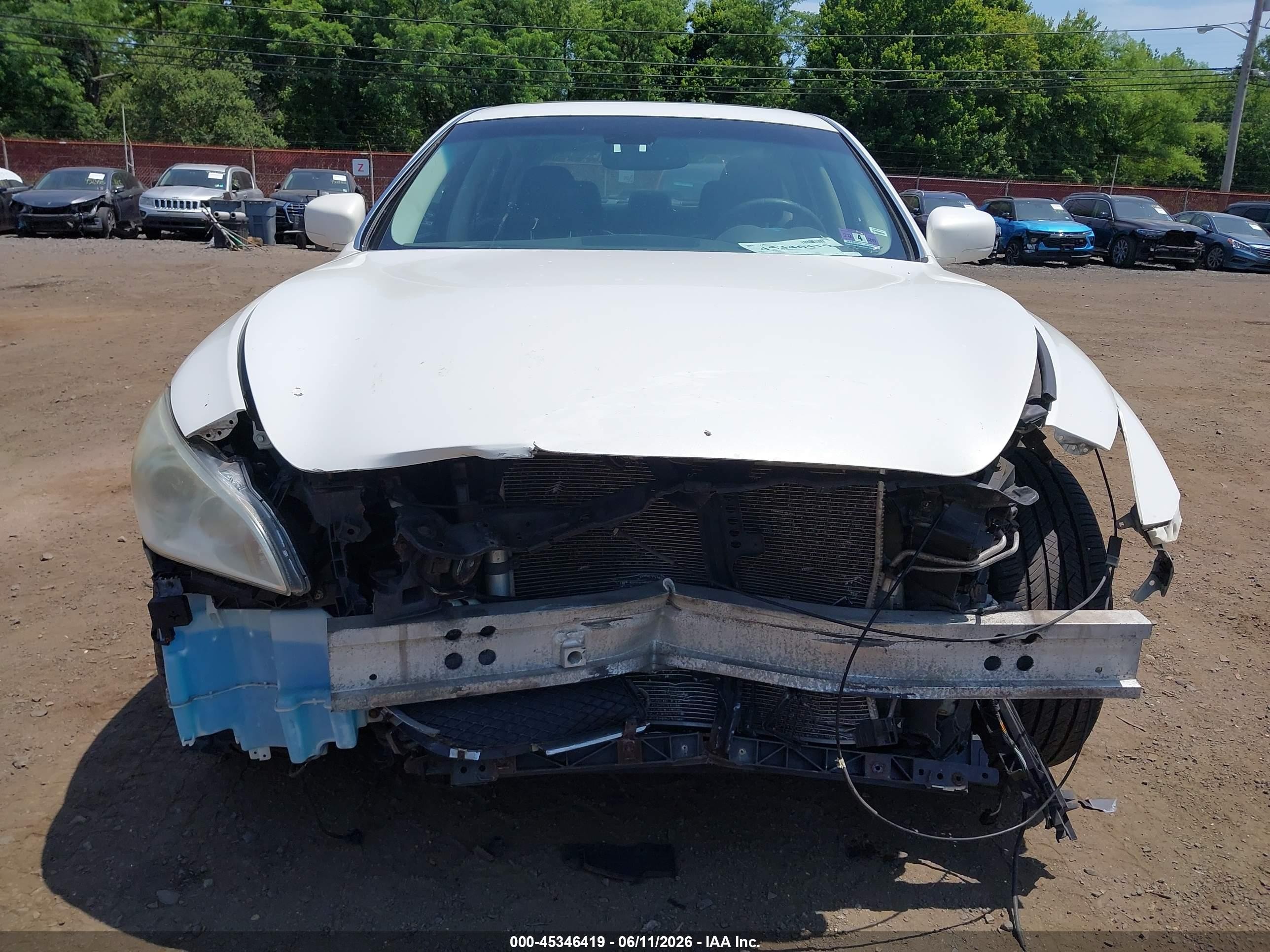 2013 Infiniti M37x   White vin: JN1BY1AR1DM600693