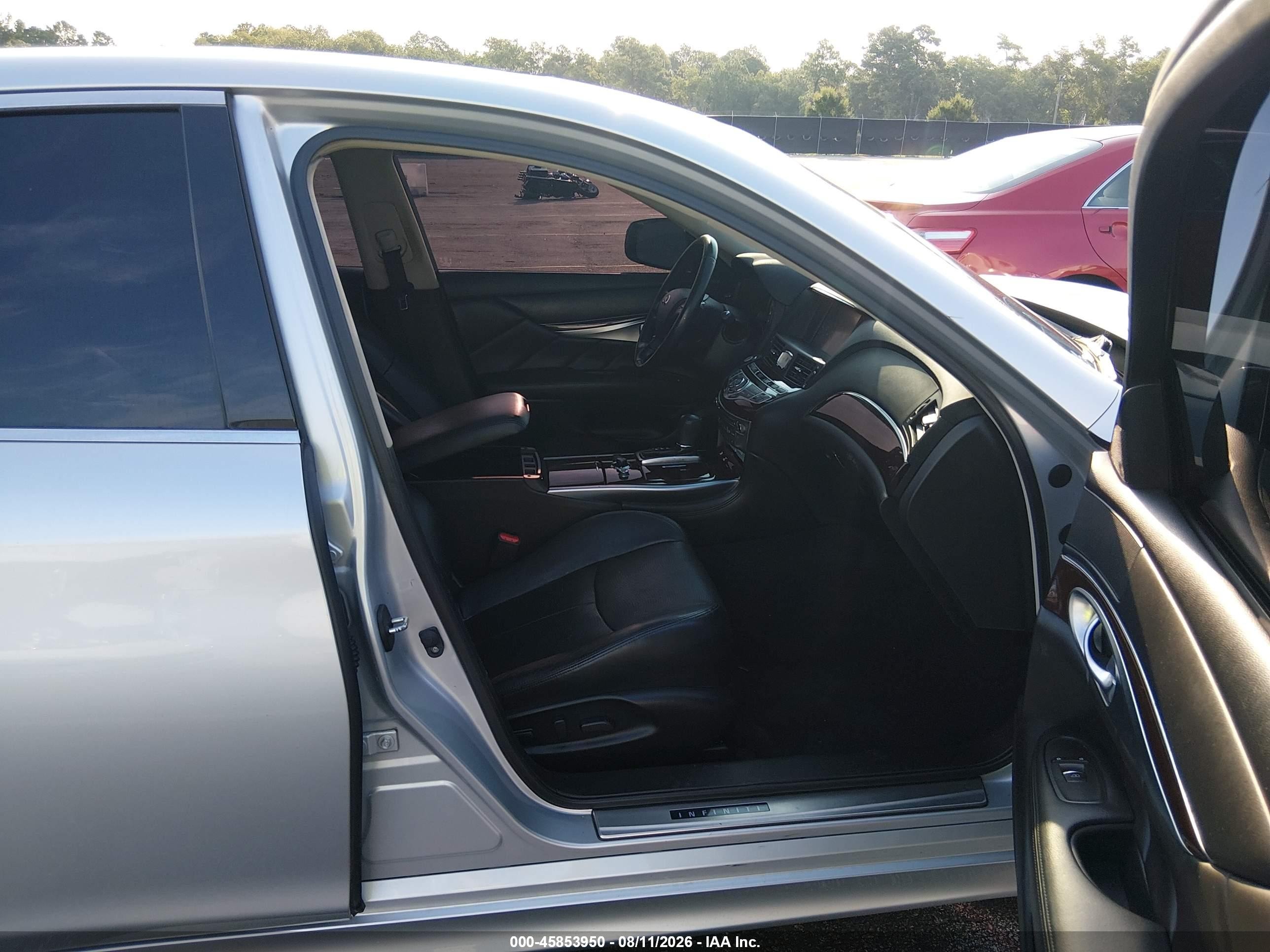 2015 Infiniti Q70 3.7x Silver vin: JN1BY1AR1FM561185