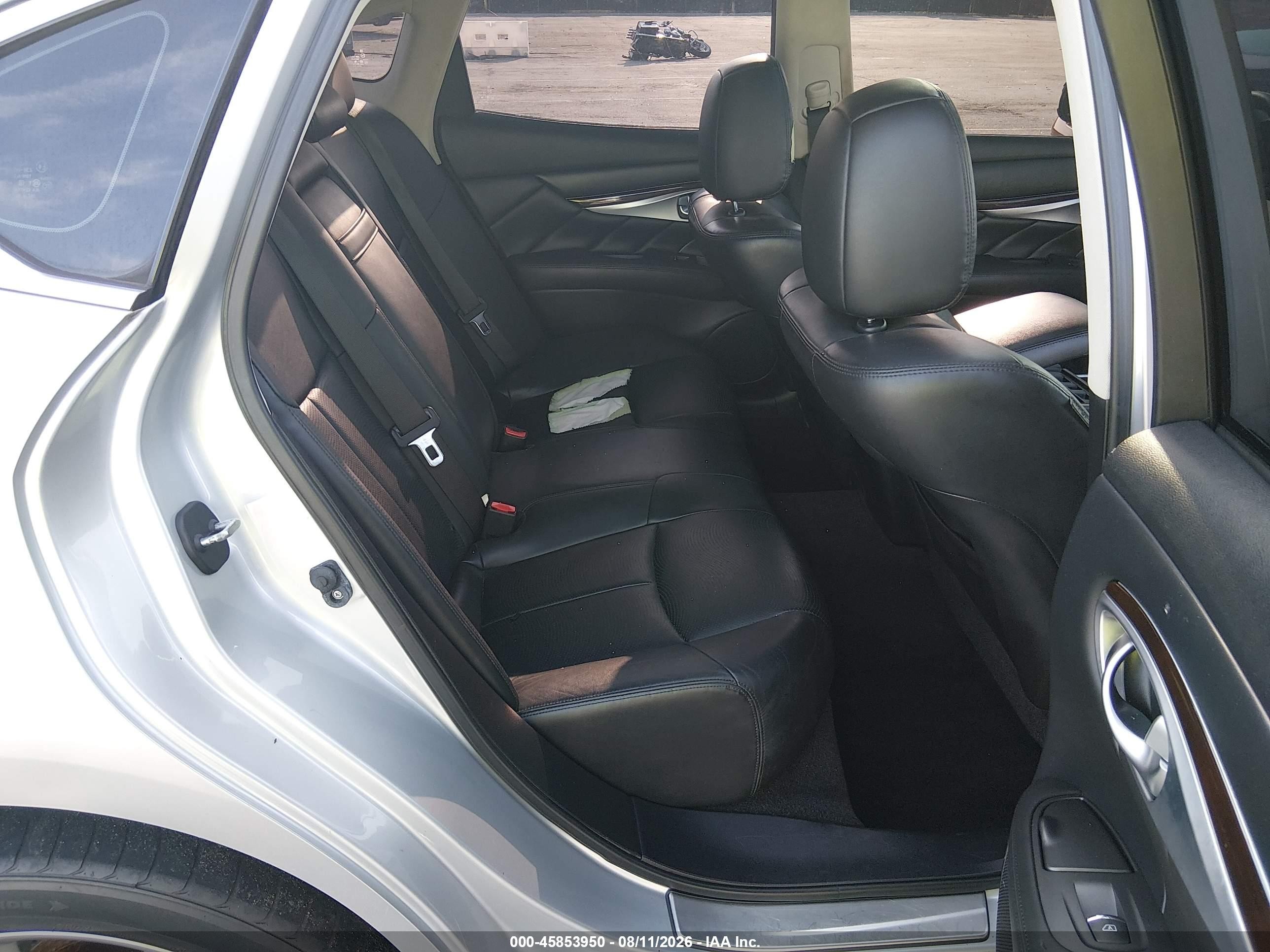 2015 Infiniti Q70 3.7x Silver vin: JN1BY1AR1FM561185