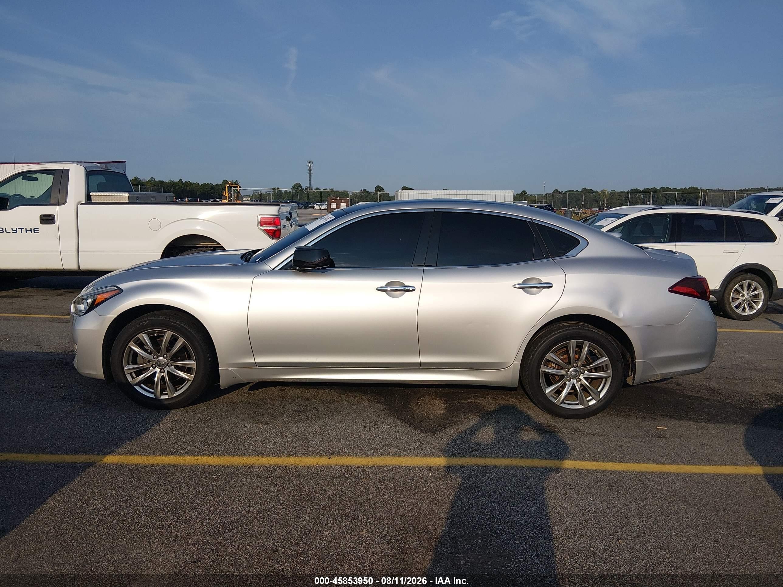 2015 Infiniti Q70 3.7x Silver vin: JN1BY1AR1FM561185