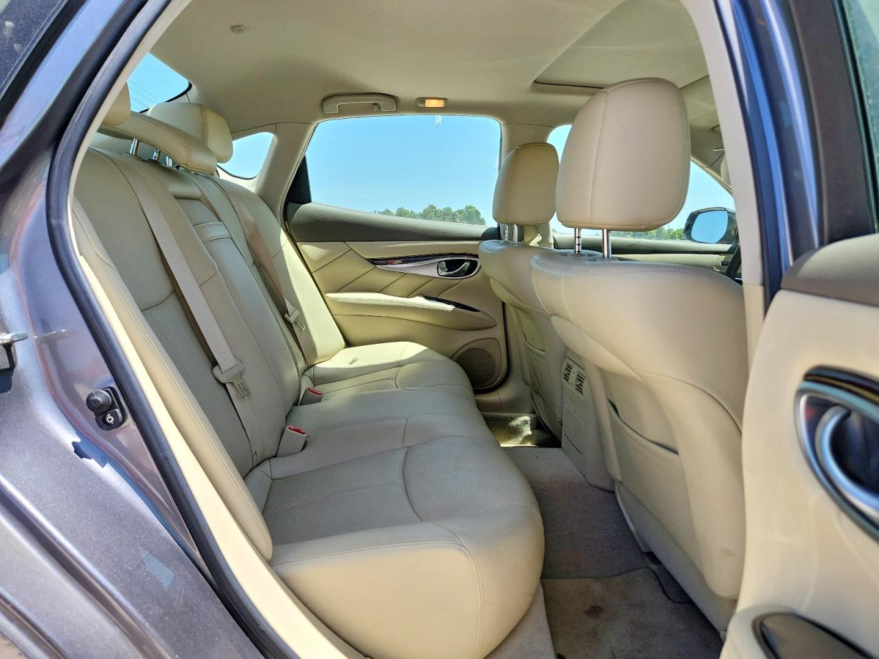 2015 Infiniti Q70 3.7 Gray vin: JN1BY1AR1FM562143