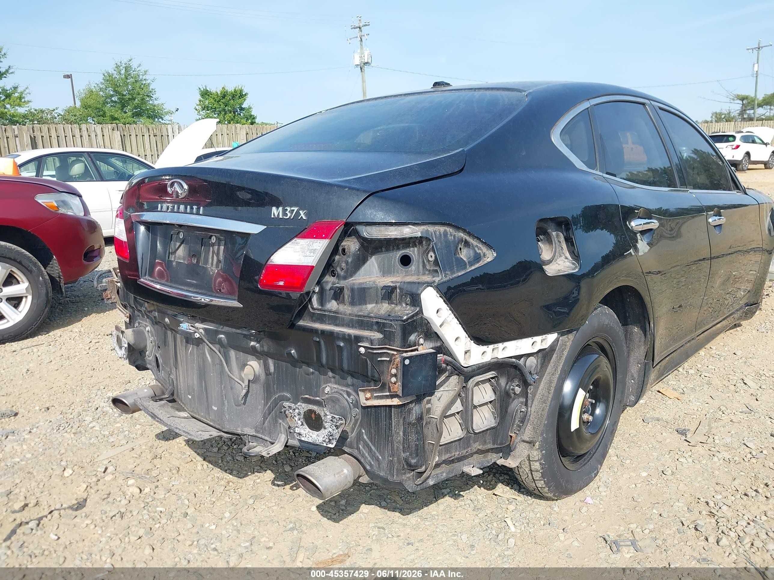 2011 Infiniti M37x   Black vin: JN1BY1AR2BM370403