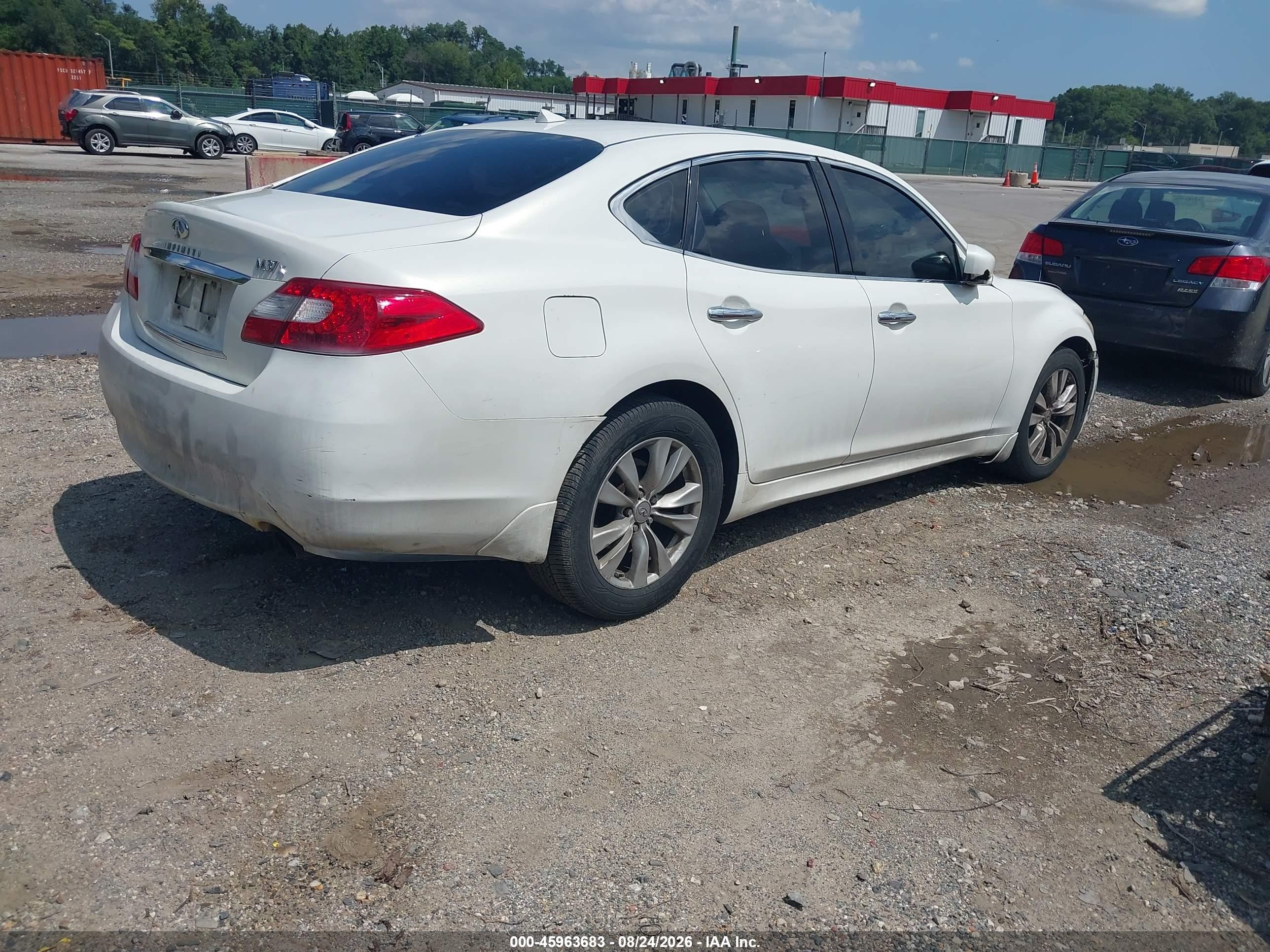 2011 Infiniti M37x   White vin: JN1BY1AR2BM372118