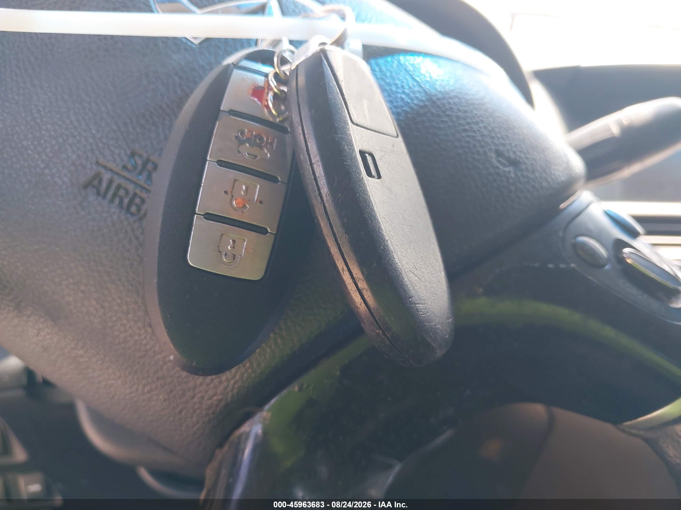 2011 Infiniti M37x   White vin: JN1BY1AR2BM372118