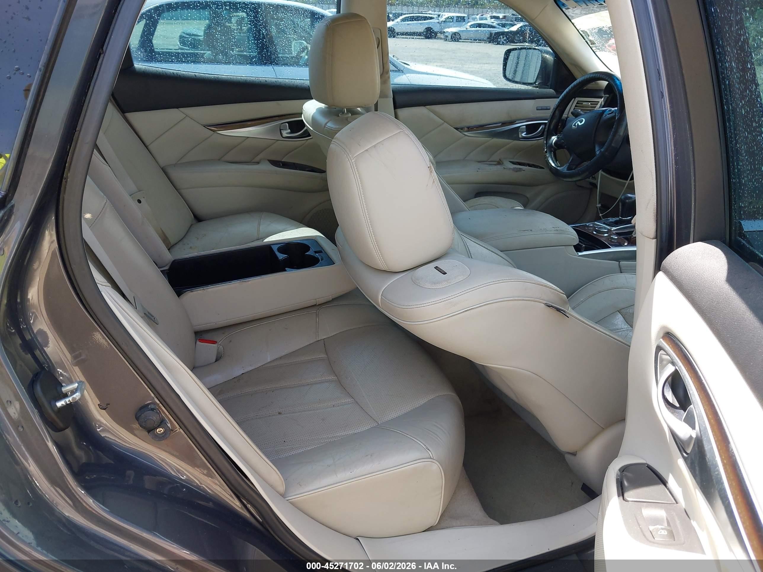 2011 Infiniti M37x   Gray vin: JN1BY1AR2BM375228