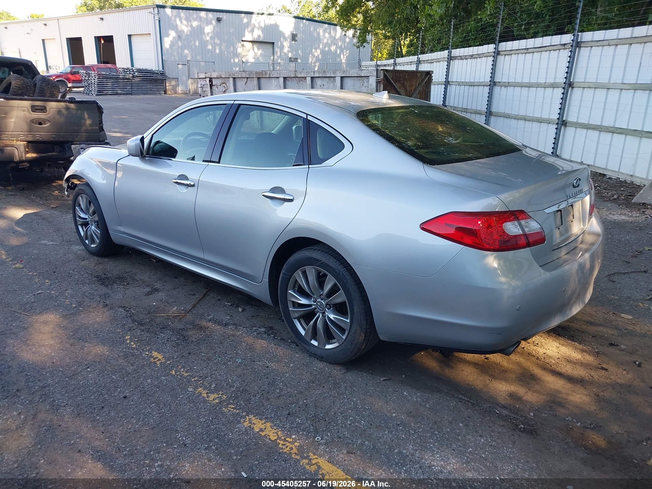 2013 Infiniti M37x   Серебряный vin: JN1BY1AR2DM603750