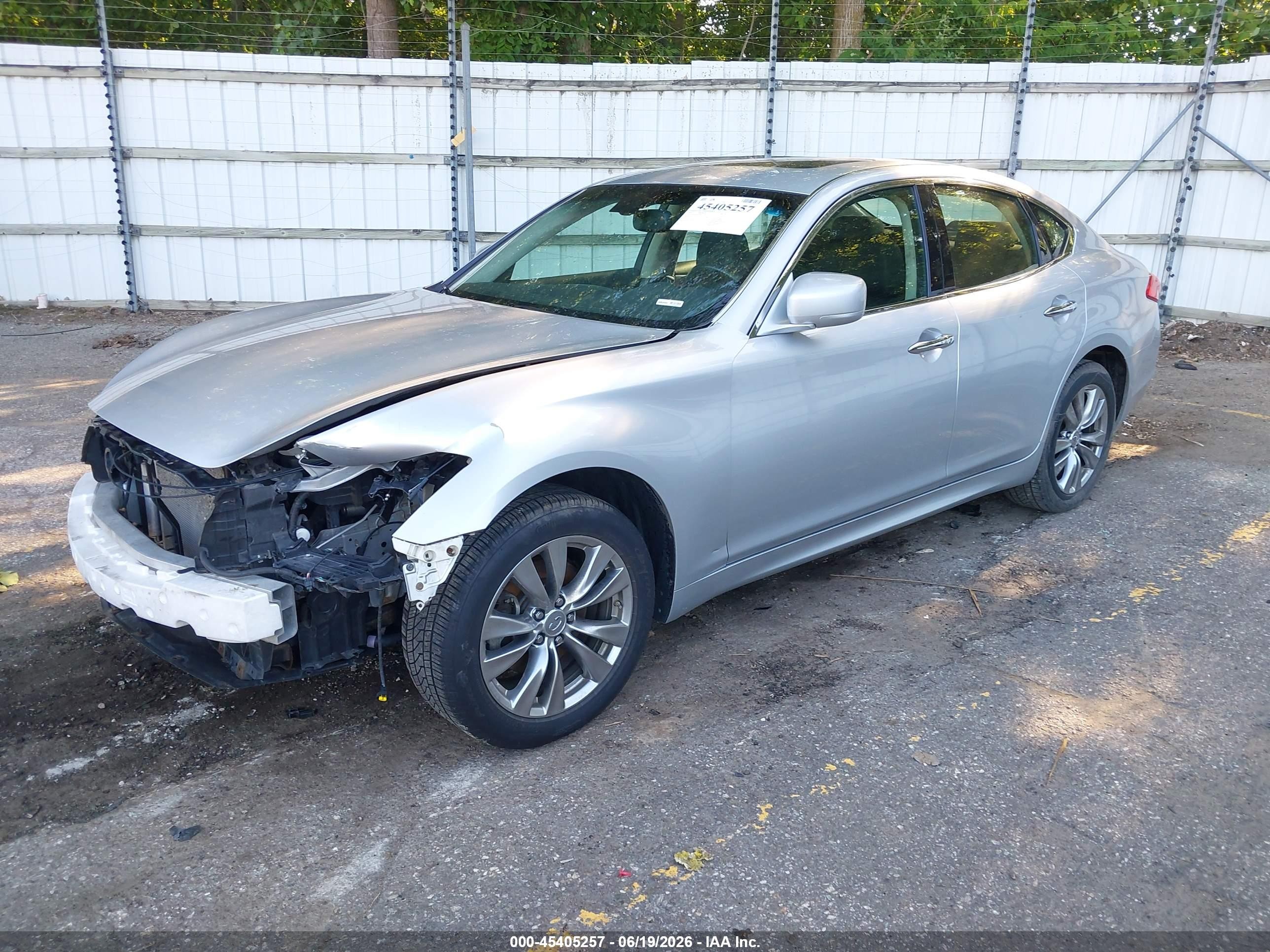 2013 Infiniti M37x   Серебряный vin: JN1BY1AR2DM603750