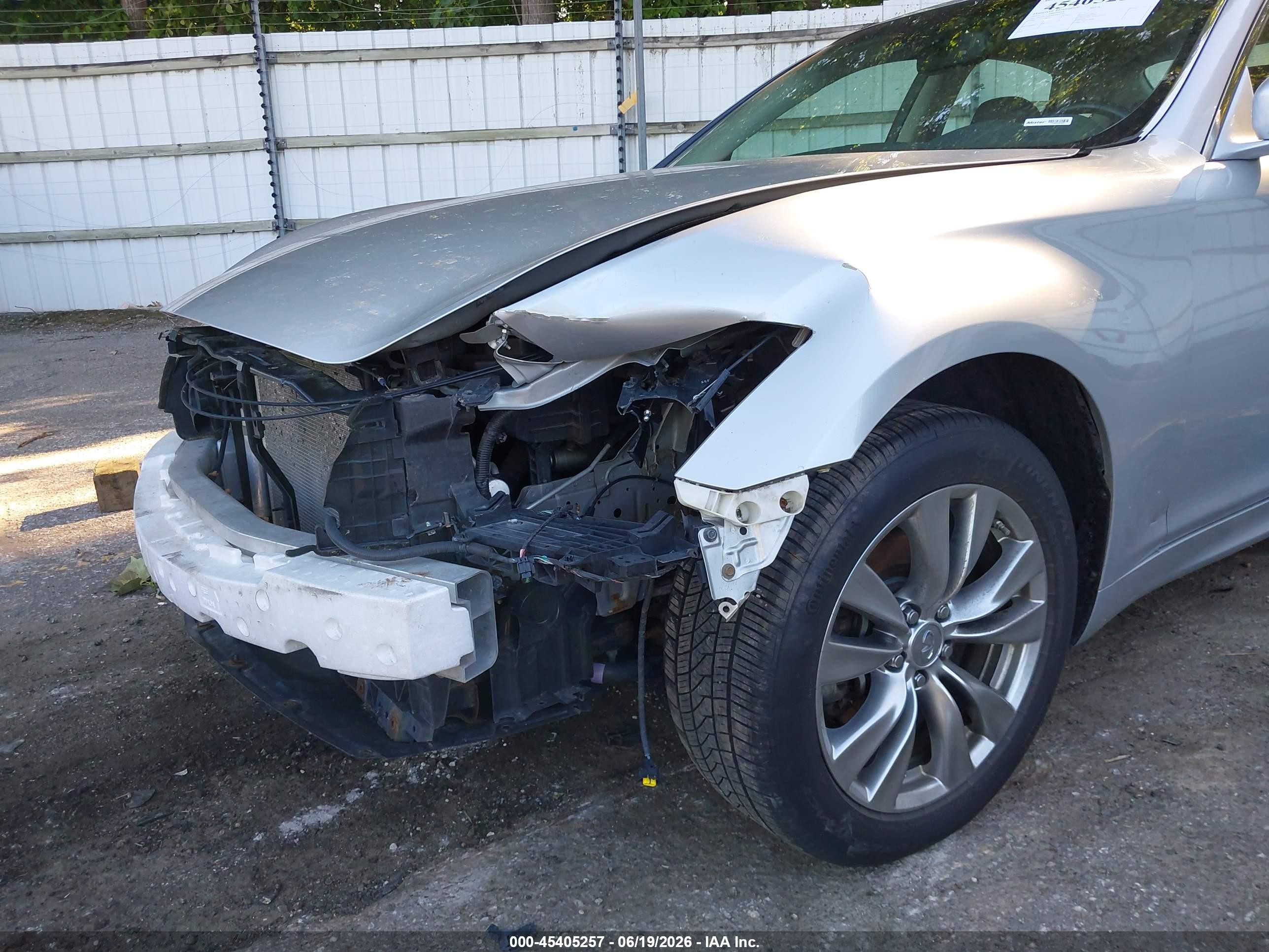 2013 Infiniti M37x   Серебряный vin: JN1BY1AR2DM603750
