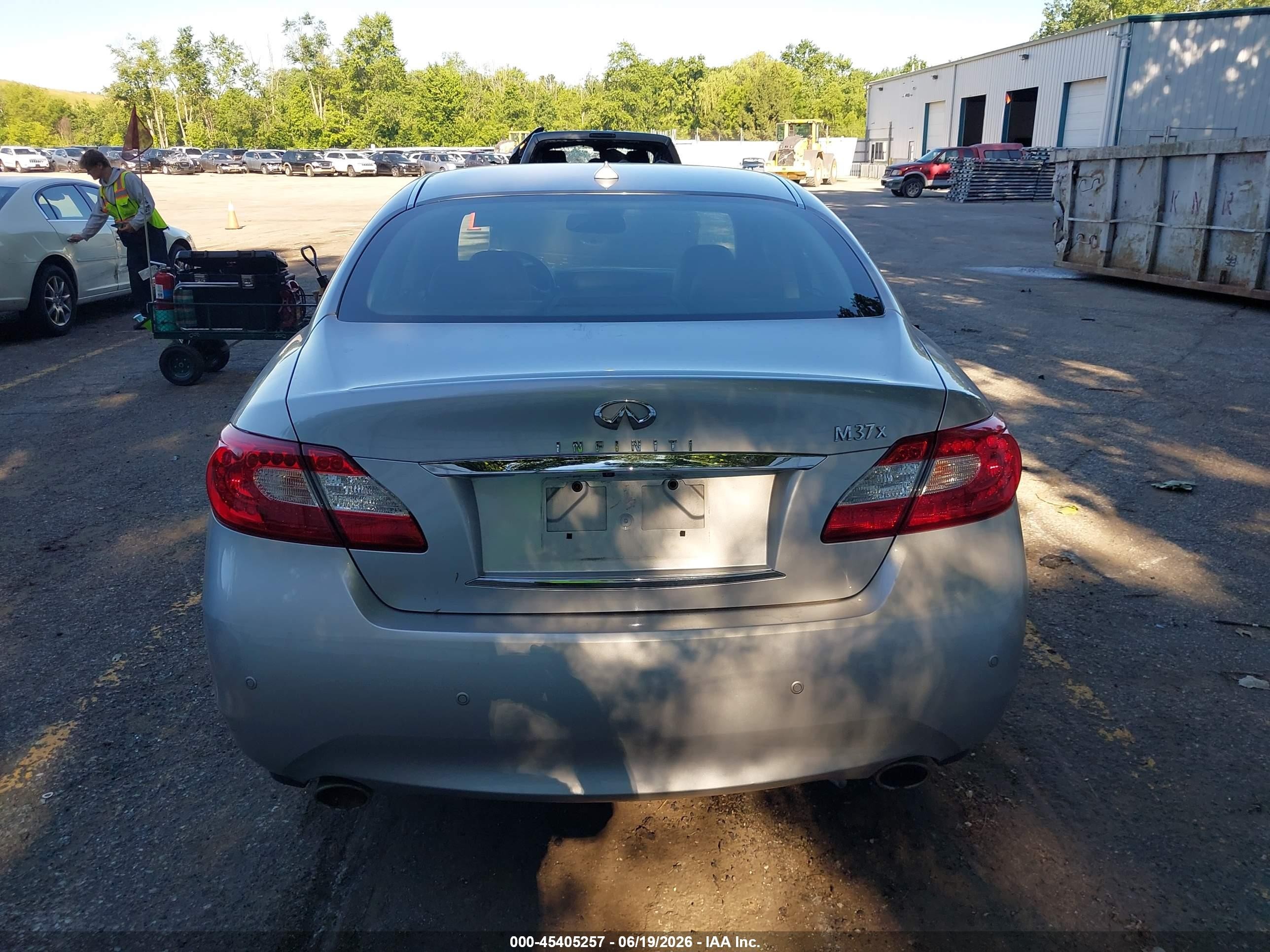 2013 Infiniti M37x   Серебряный vin: JN1BY1AR2DM603750