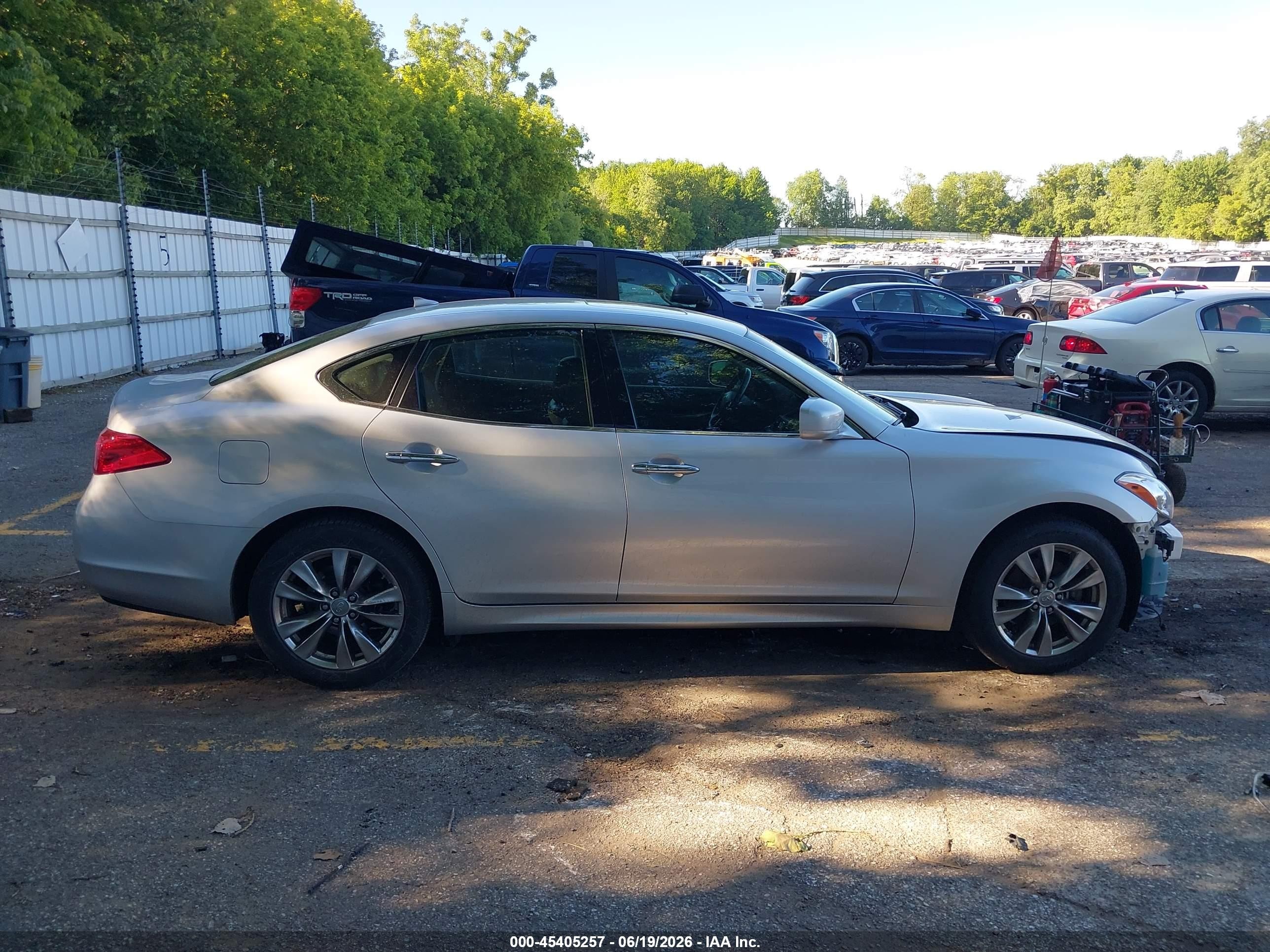 2013 Infiniti M37x   Серебряный vin: JN1BY1AR2DM603750