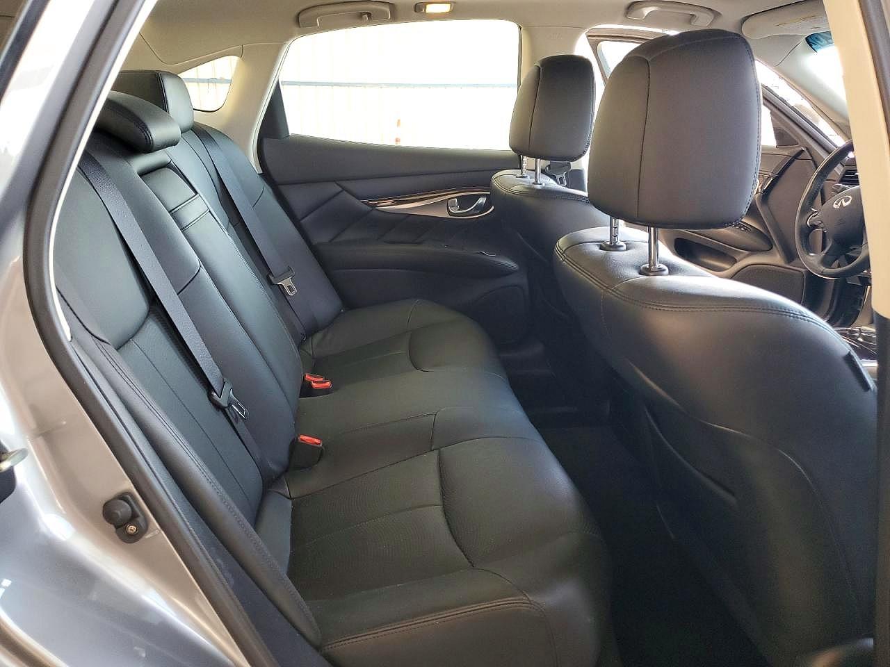 2014 Infiniti Q70 3.7 Gray vin: JN1BY1AR2EM320122