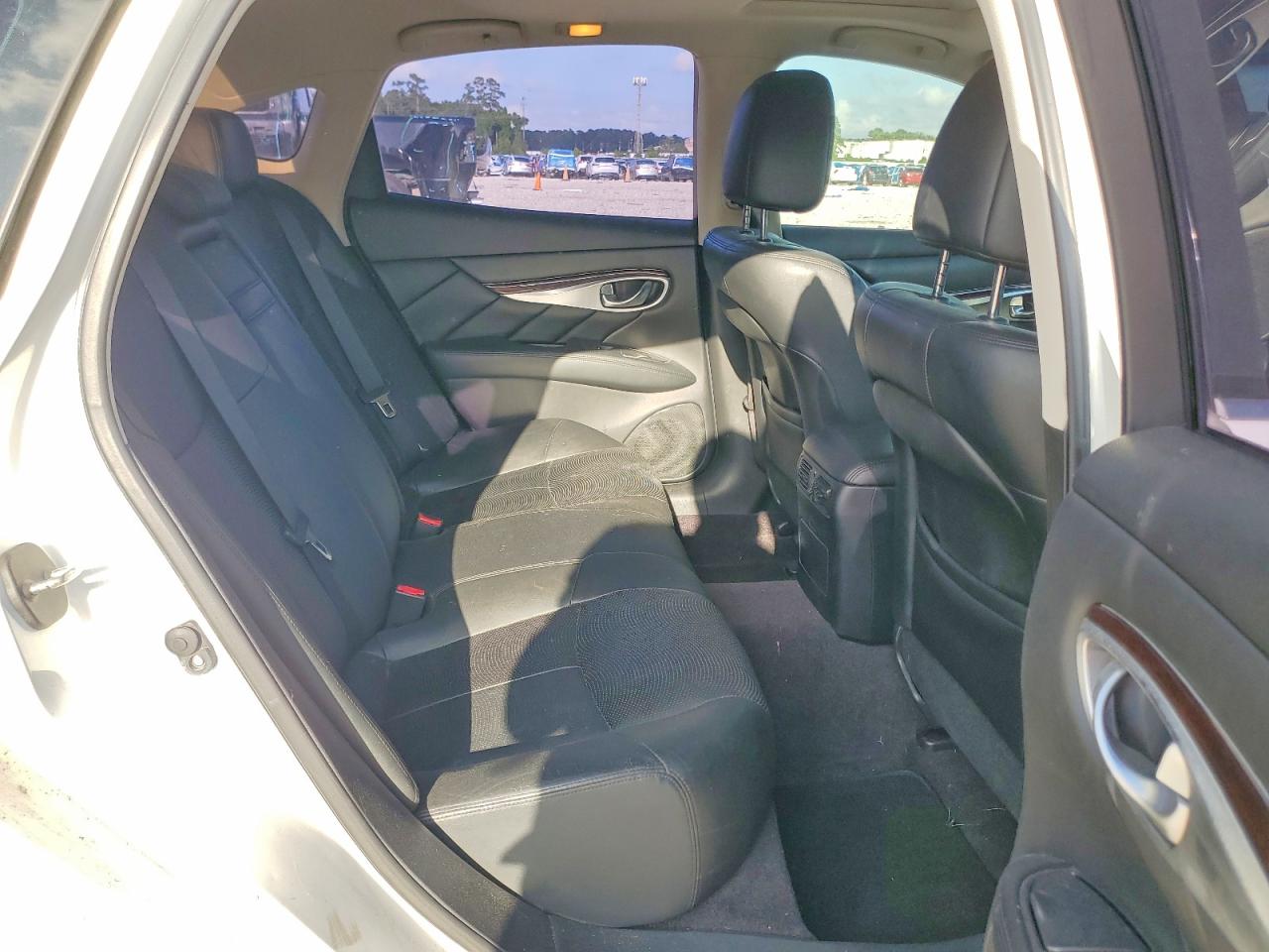 2011 Infiniti M37 X White vin: JN1BY1AR3BM373262