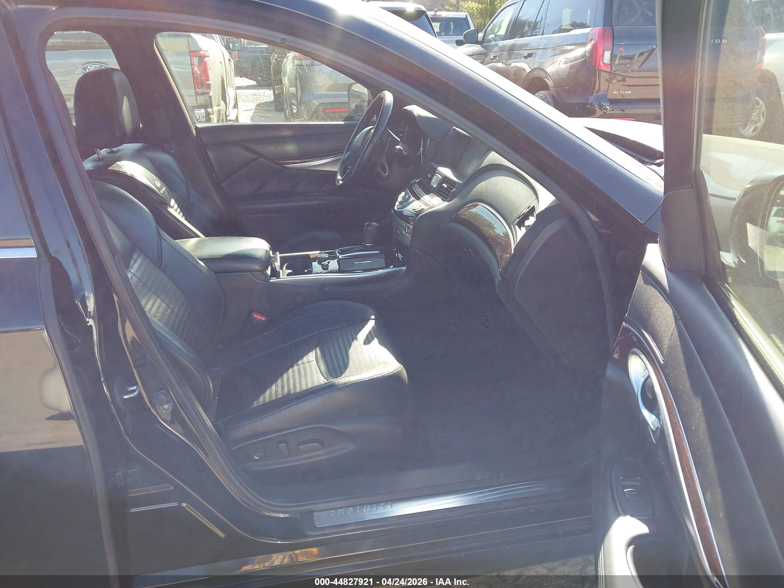 2013 Infiniti M37x   Черный vin: JN1BY1AR3DM604244