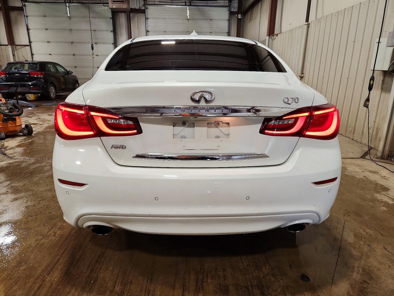 2015 Infiniti Q70 3.7 White vin: JN1BY1AR3FM560779