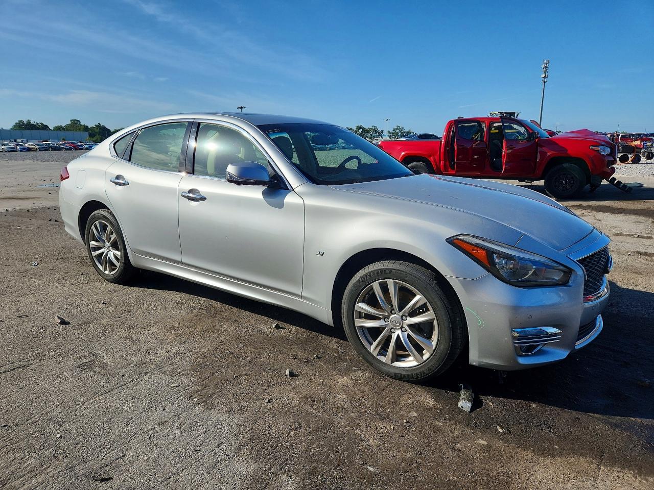 2015 Infiniti Q70 3.7 Silver vin: JN1BY1AR3FM561253