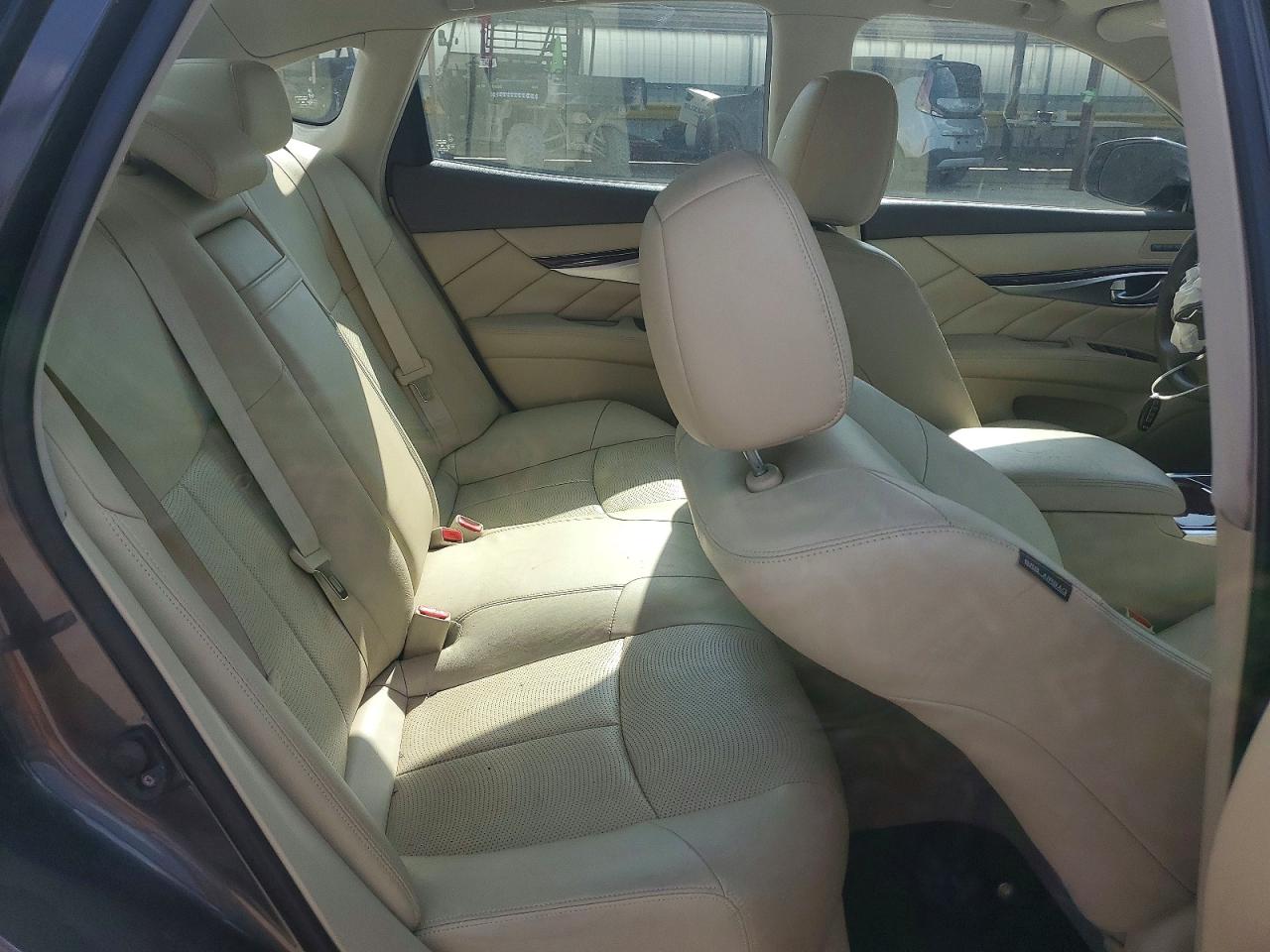 2015 Infiniti Q70 3.7 Gray vin: JN1BY1AR3FM562547